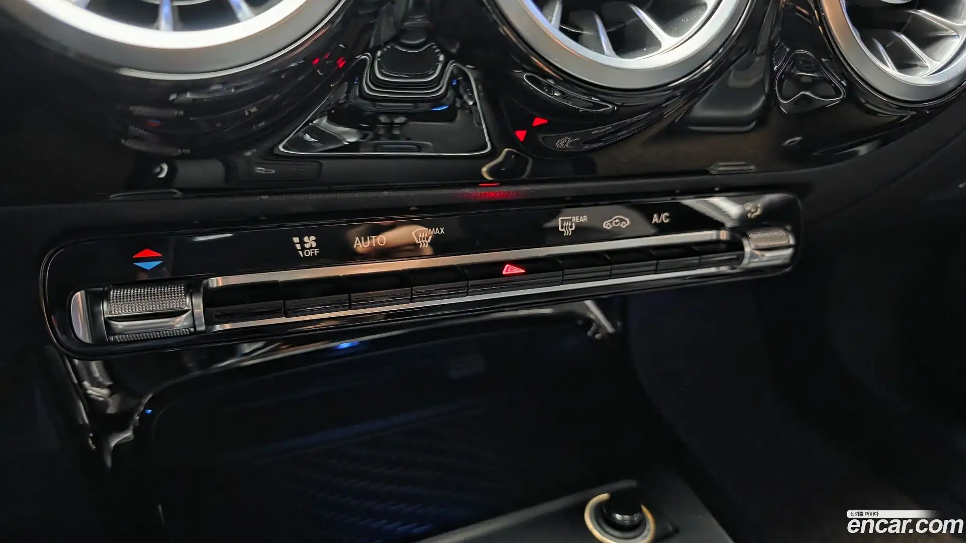A-Class Mercedes-Benz 2020.1-OPTION-043