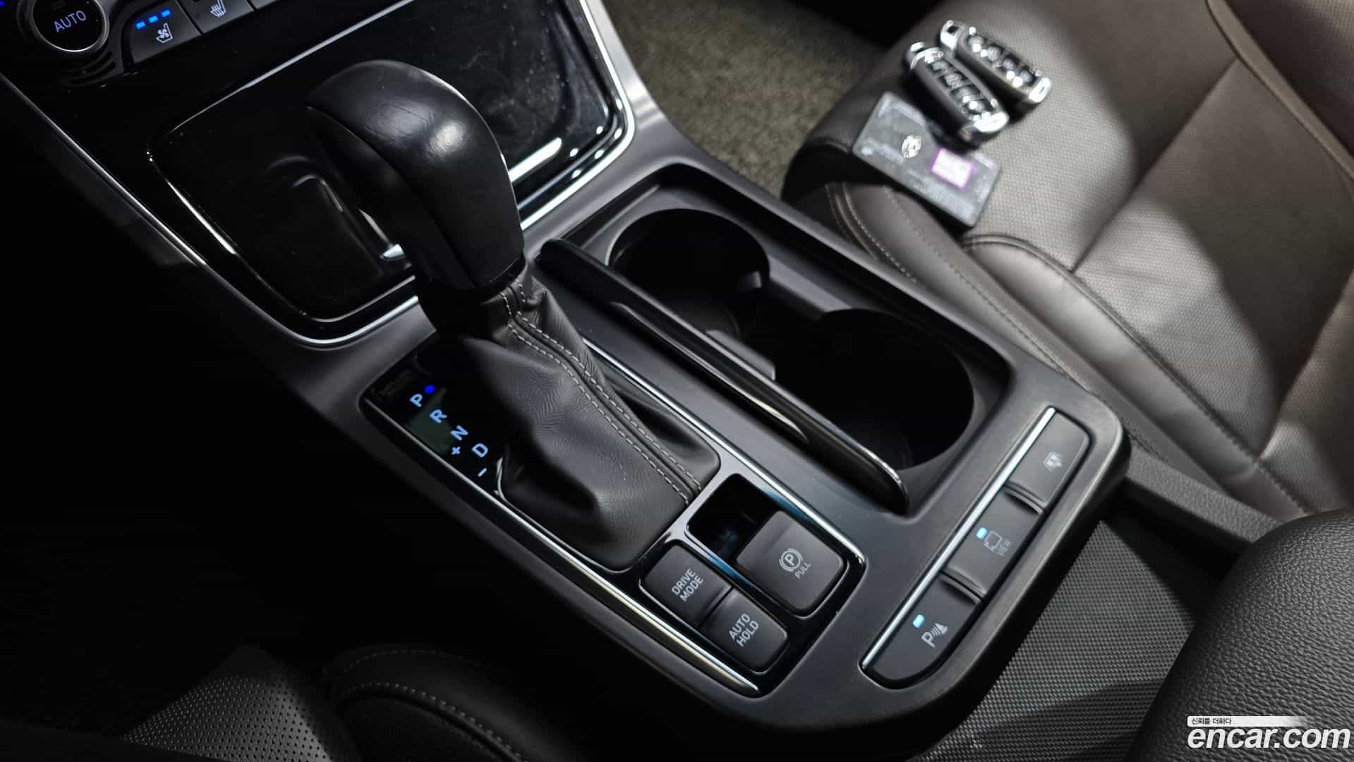 Grandeur Hyundai 2018.11-INNER-009