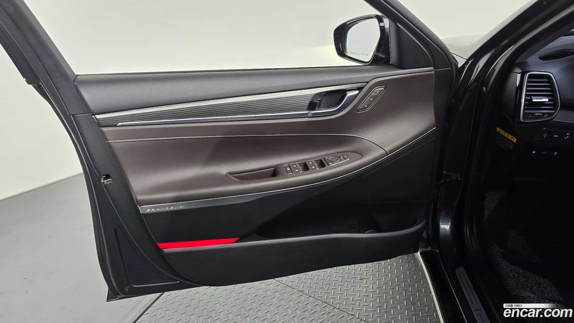 Grandeur Hyundai 2018.11-INNER-034