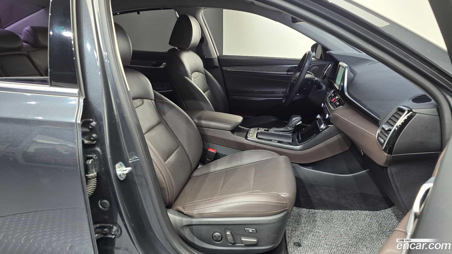 Grandeur Hyundai 2018.11-INNER-036