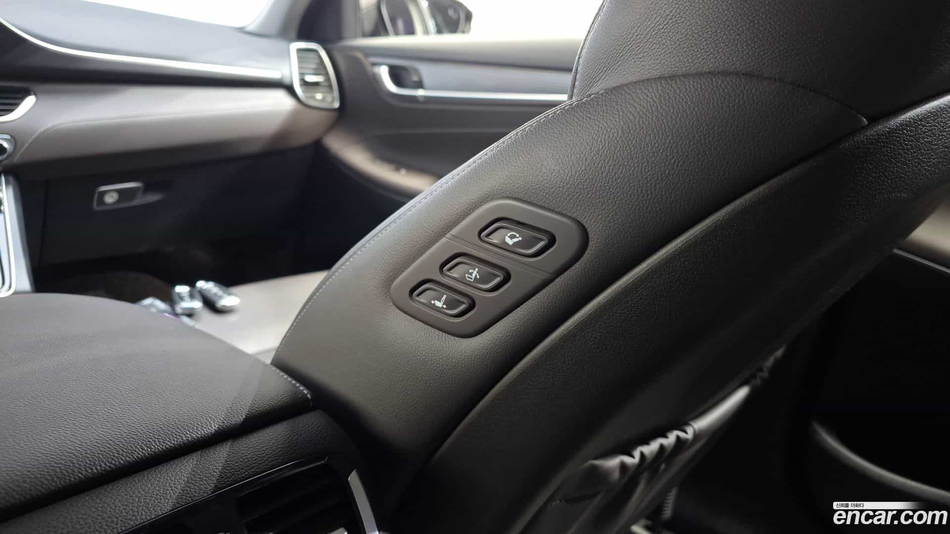 Grandeur Hyundai 2018.11-OPTION-043