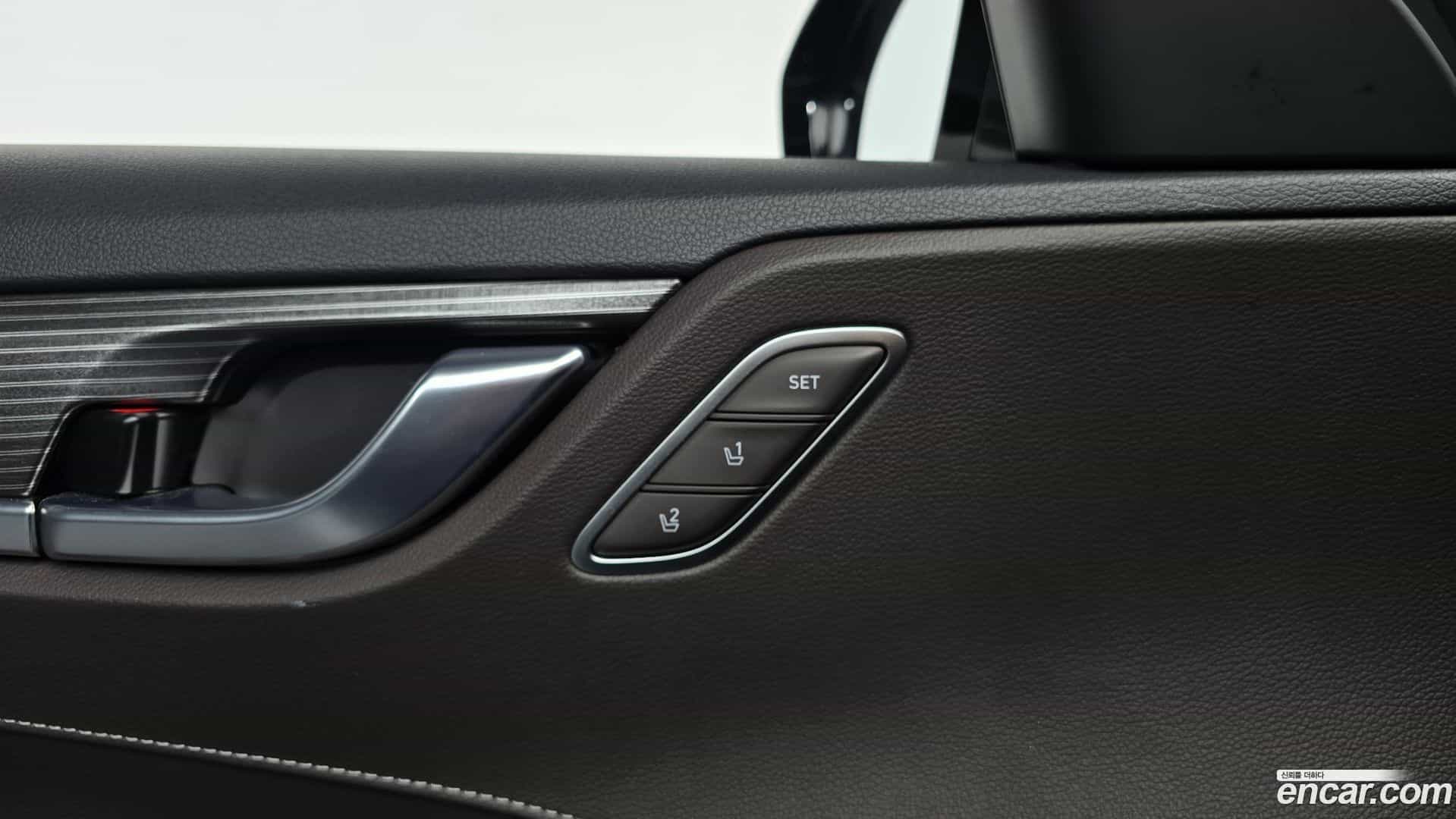 Grandeur Hyundai 2018.11-OPTION-047