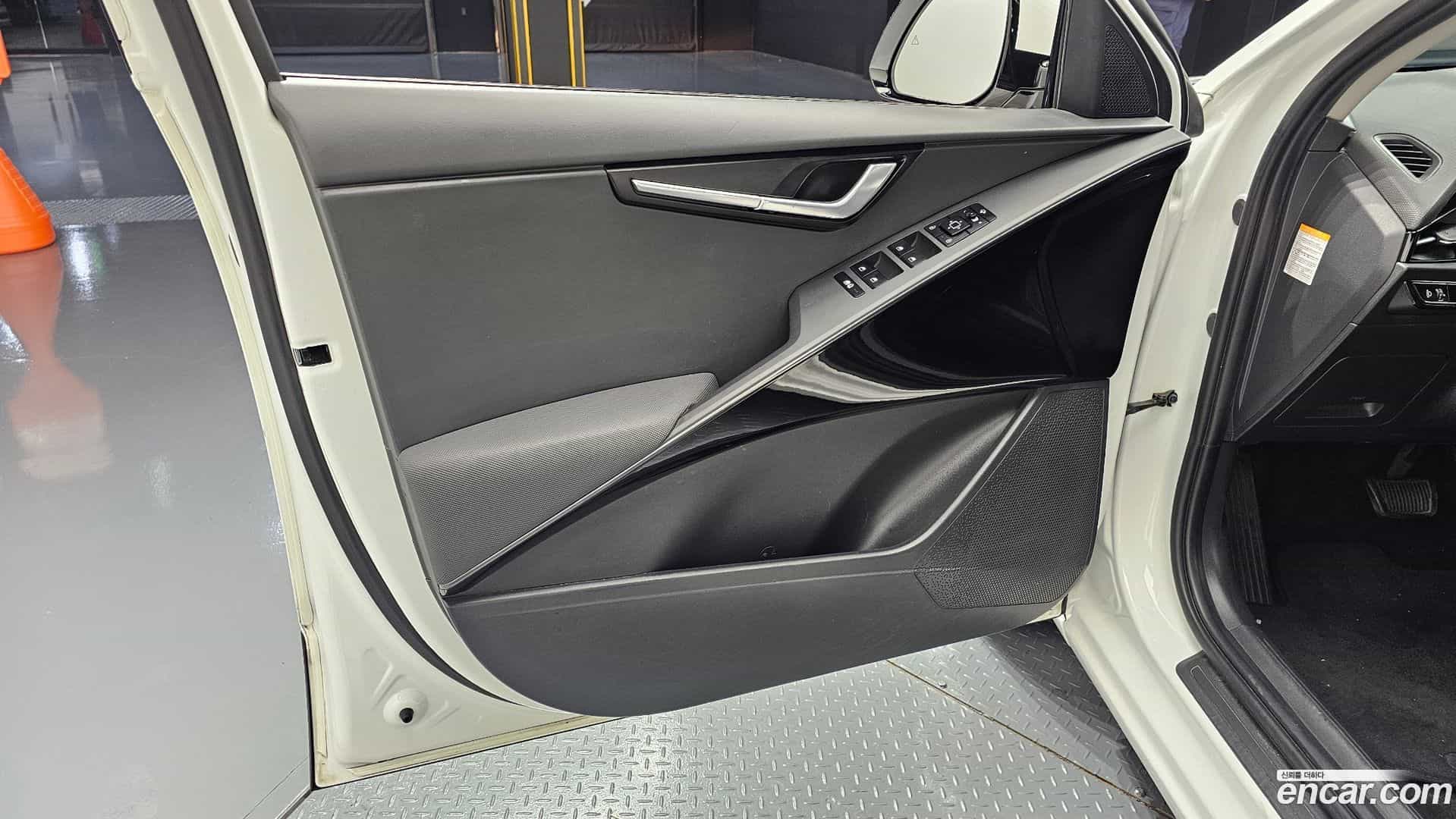 Niro Kia 2022.6-INNER-034