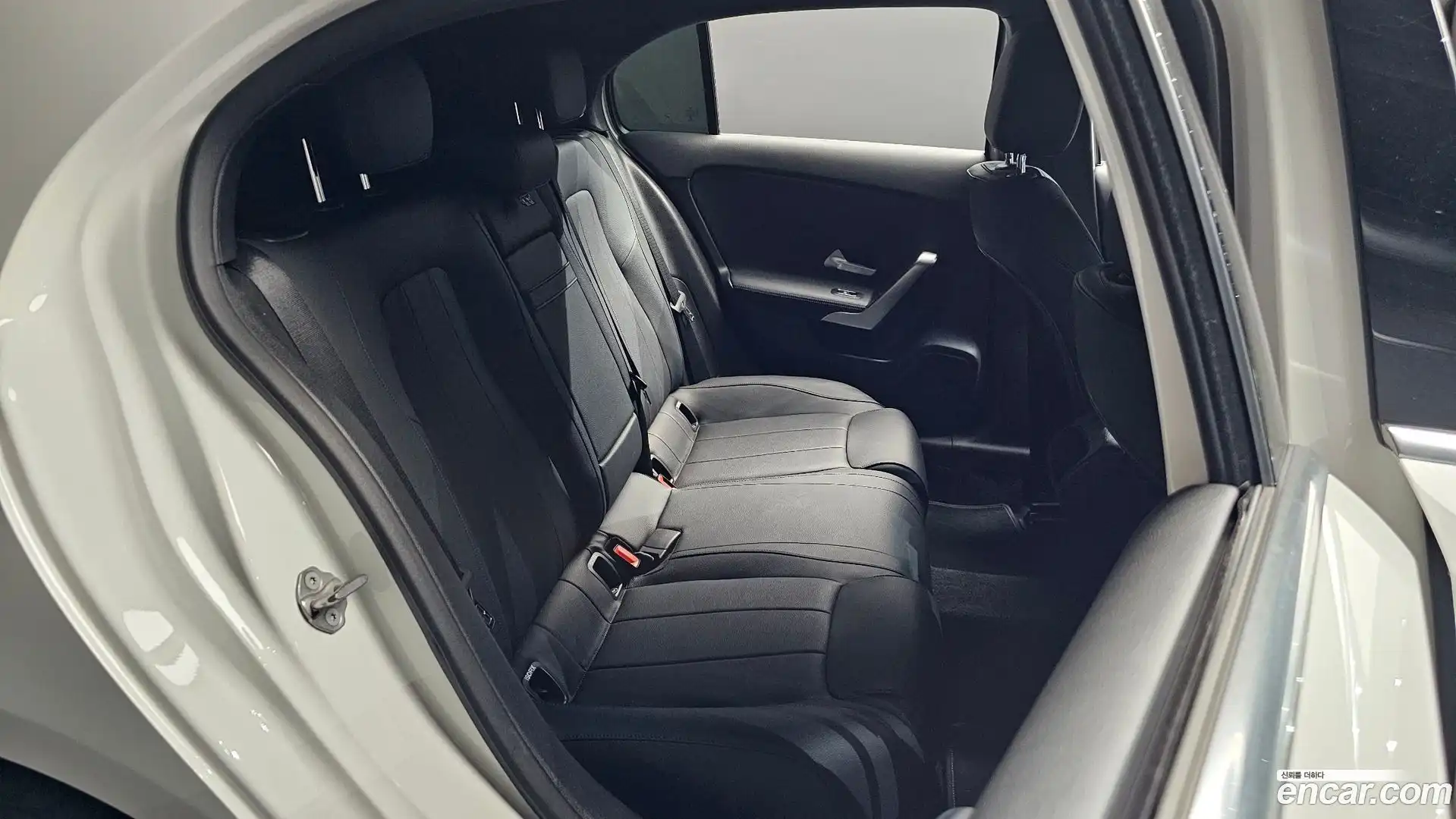 A-Class Mercedes-Benz 2022.7-OPTION-015