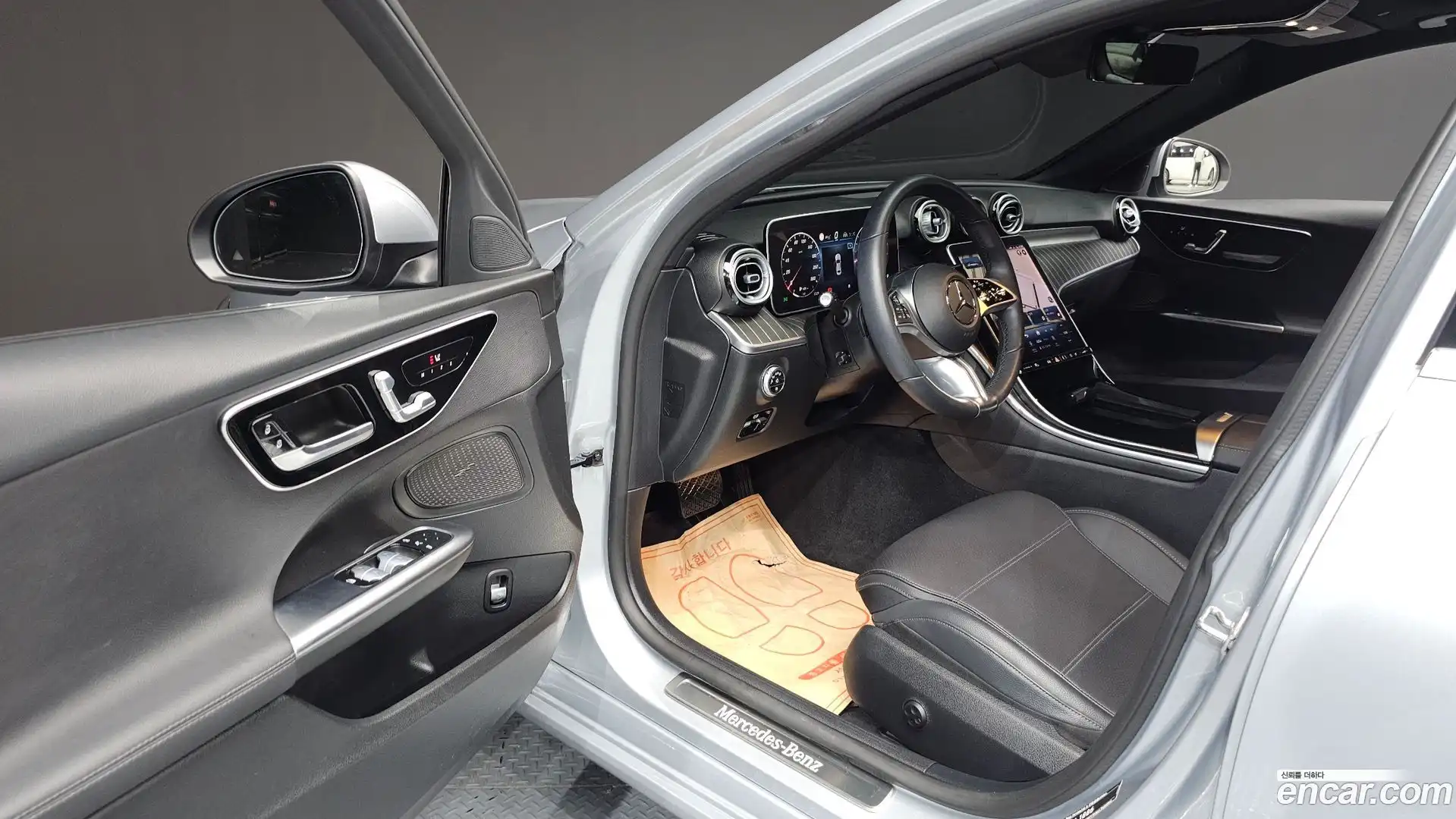 C-Class Mercedes-Benz 2023.11-INNER-010