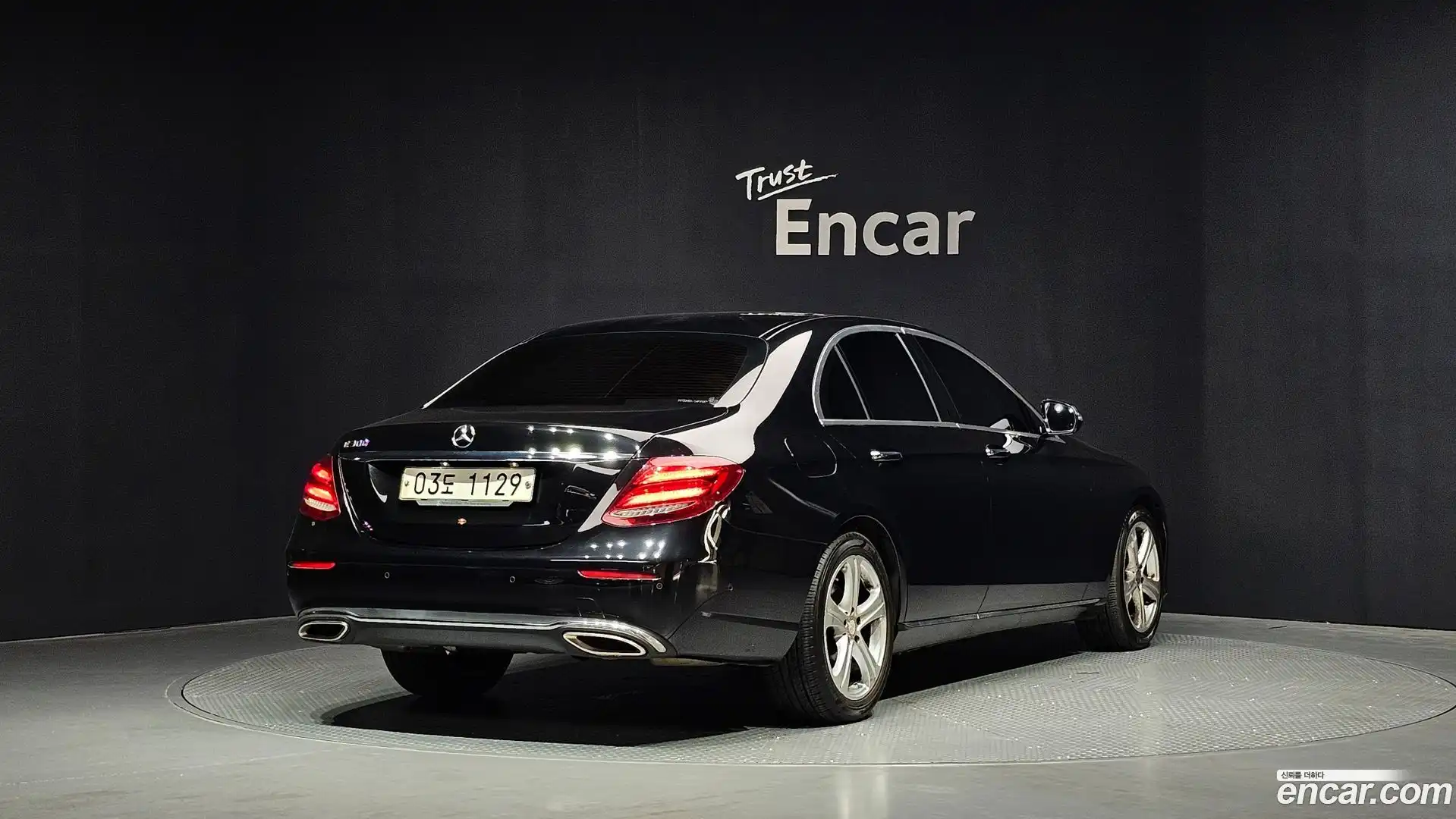 E-Class Mercedes-Benz 2017.0-OUTER-002