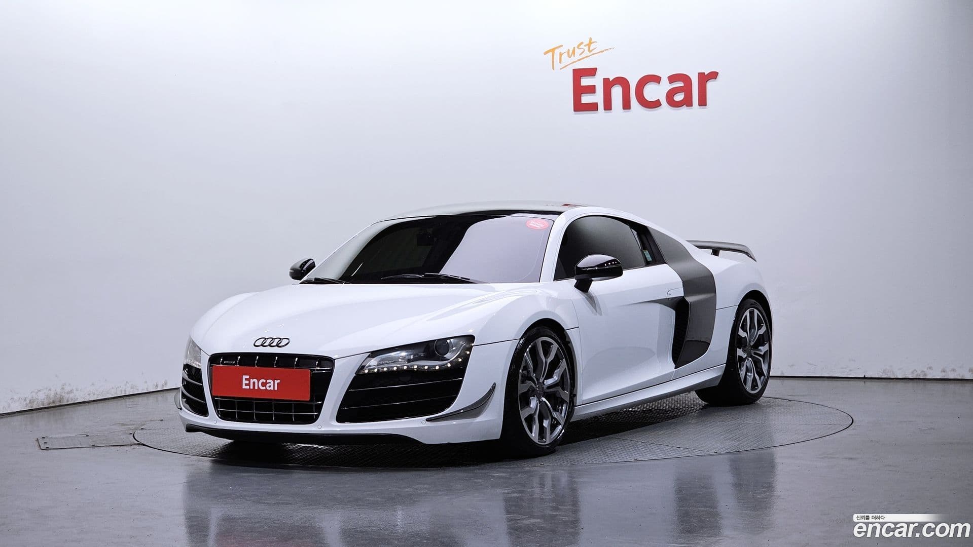 Main__Slider__Photo:R8 Audi 2010.11-0