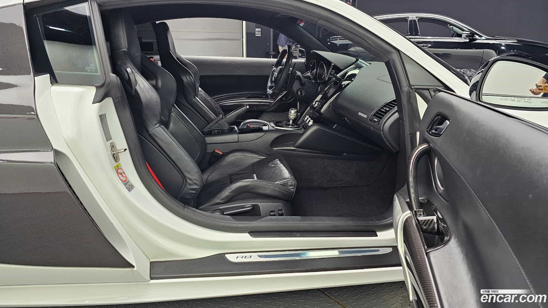 R8 Audi 2010.11-OPTION-015