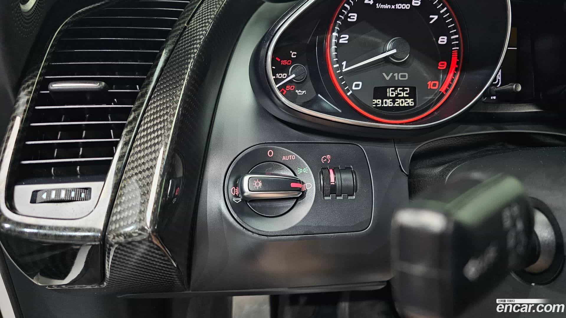 R8 Audi 2010.11-OPTION-021