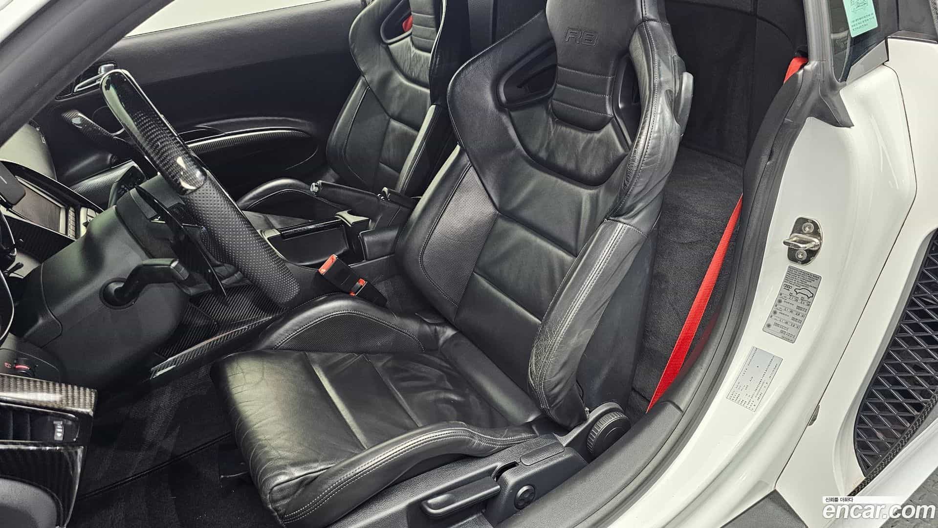 R8 Audi 2010.11-OPTION-022