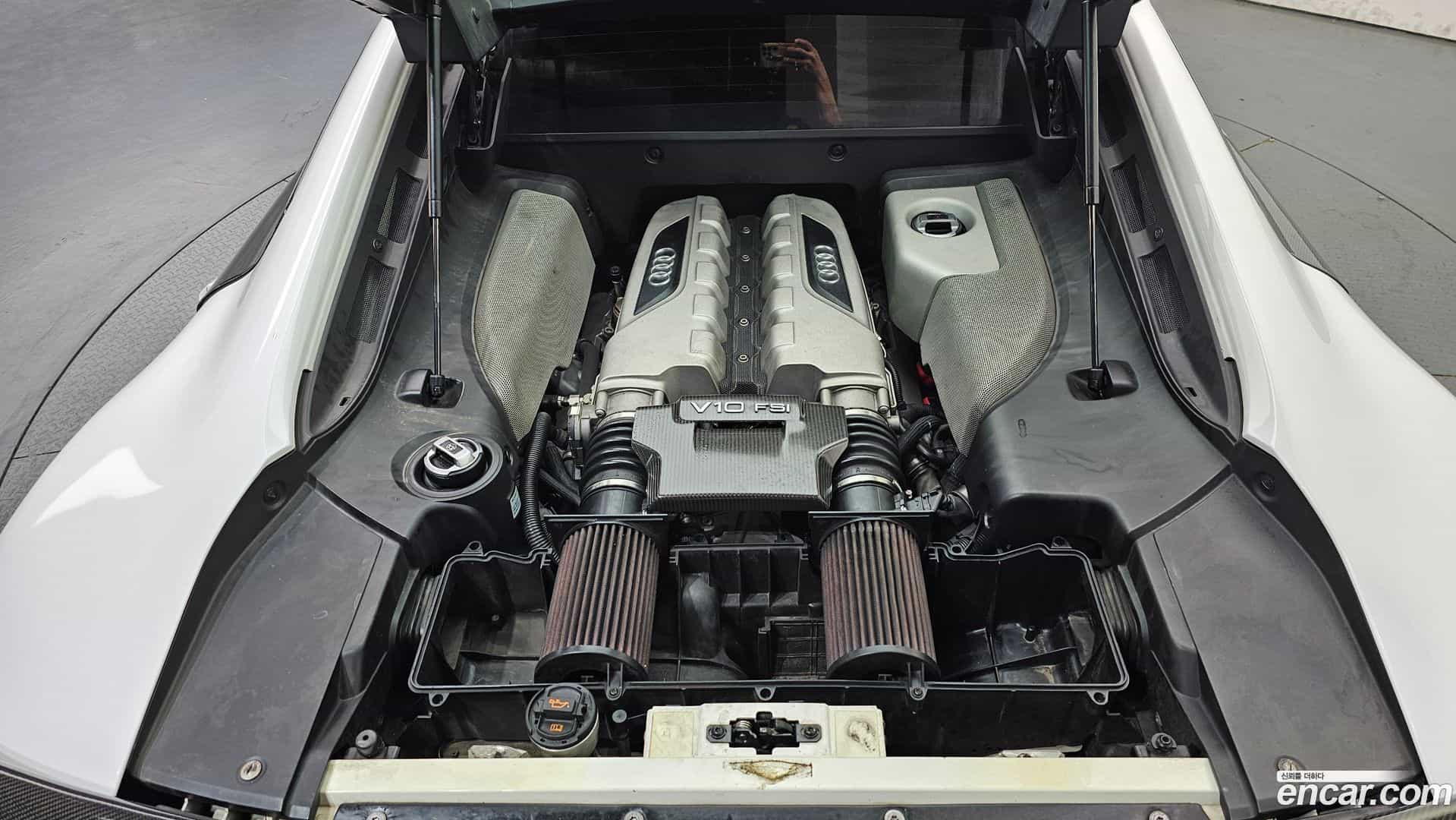 R8 Audi 2010.11-OPTION-024
