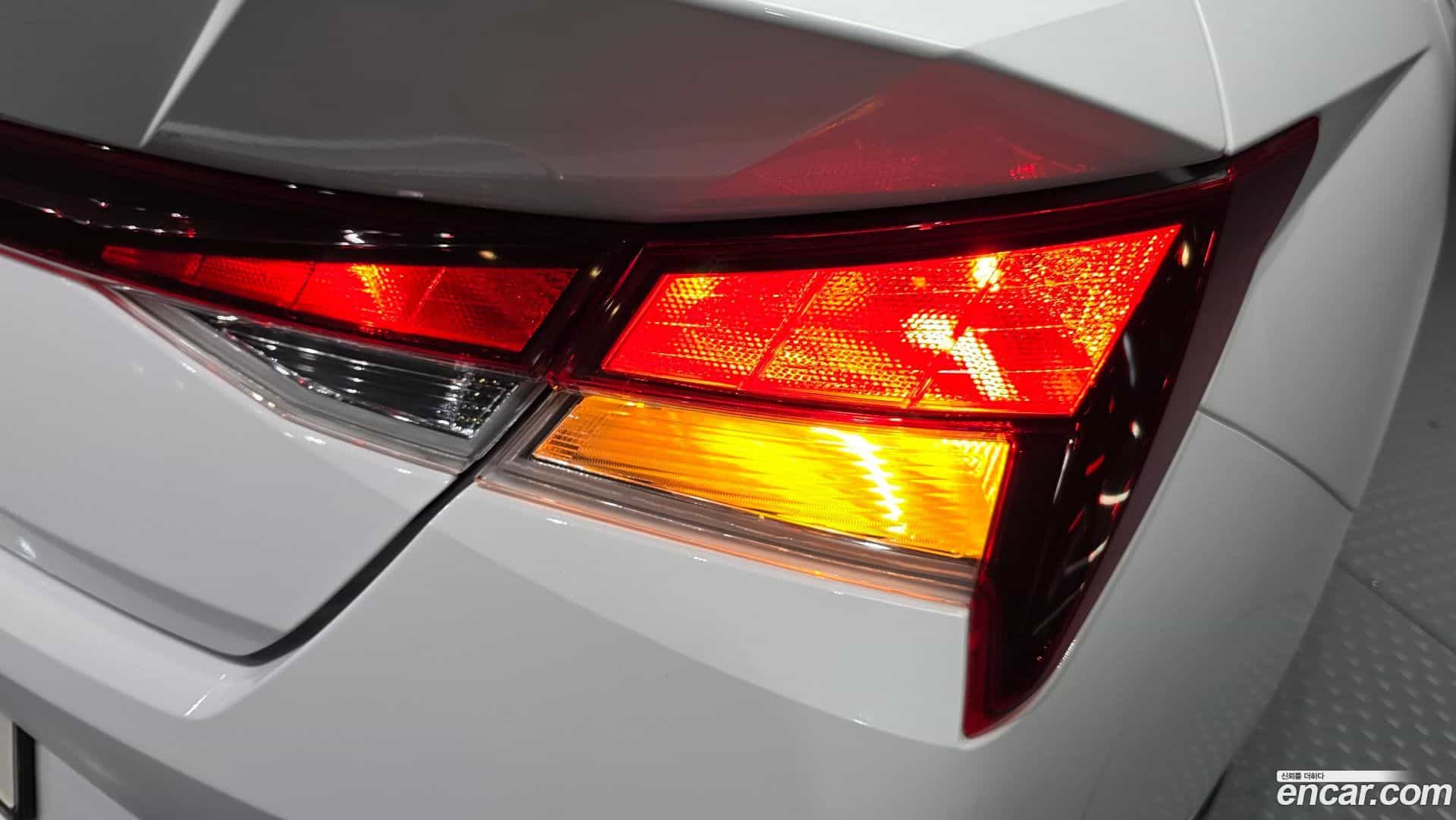 AVANTE Hyundai 2023.0-OUTER-033