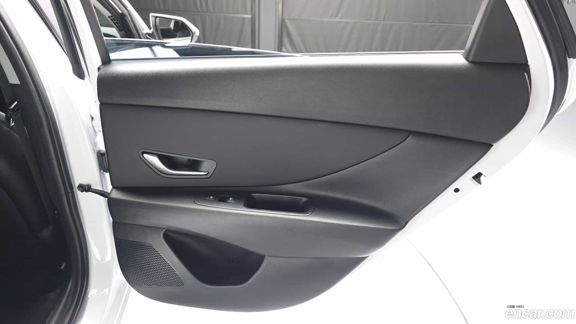 AVANTE Hyundai 2023.0-INNER-035