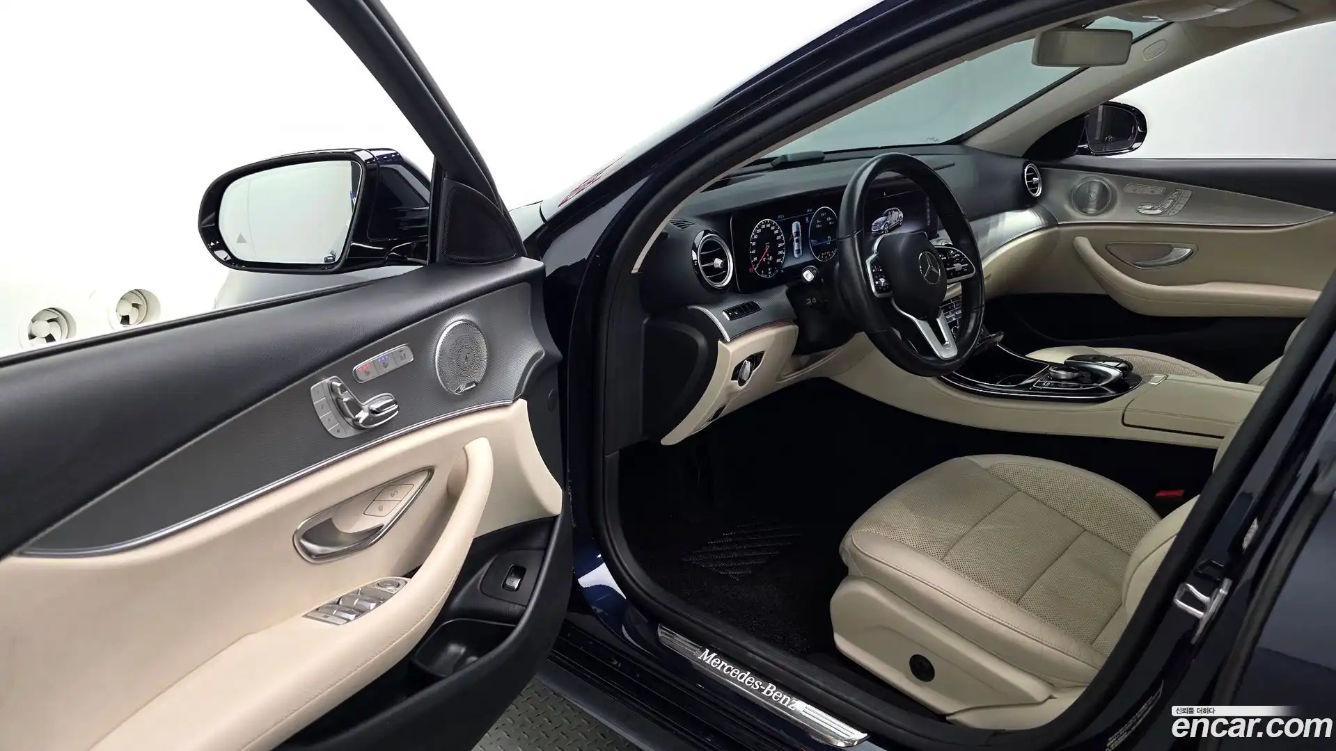 E-Class Mercedes-Benz 2018.9-INNER-010