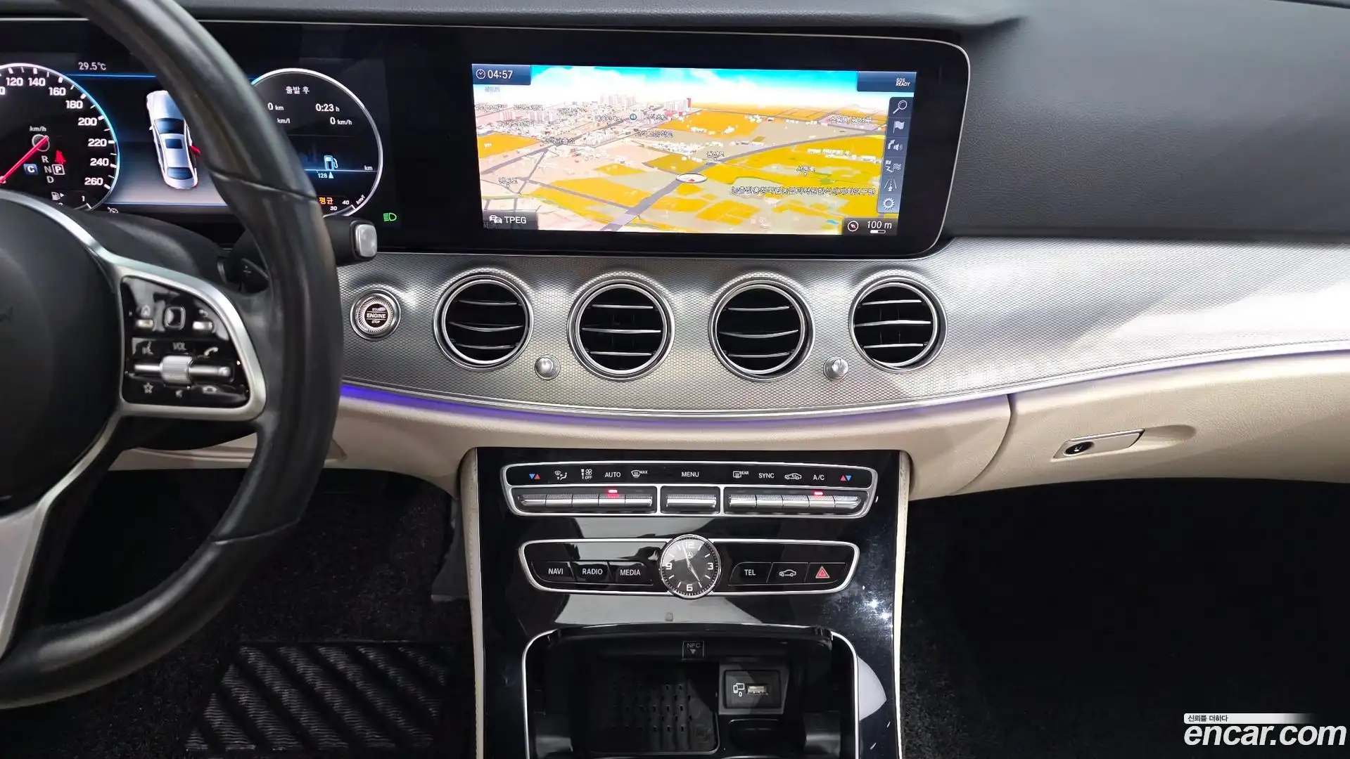 E-Class Mercedes-Benz 2018.9-OPTION-017