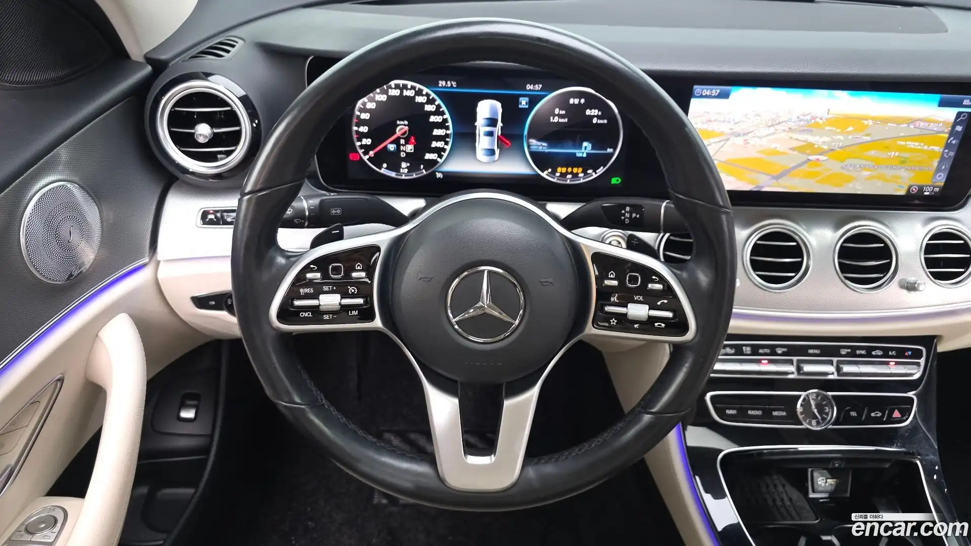 E-Class Mercedes-Benz 2018.9-OPTION-019