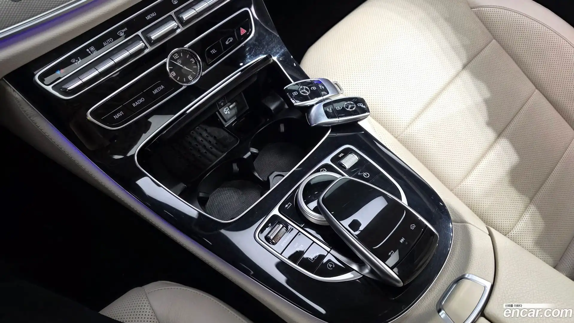 E-Class Mercedes-Benz 2018.9-OPTION-023
