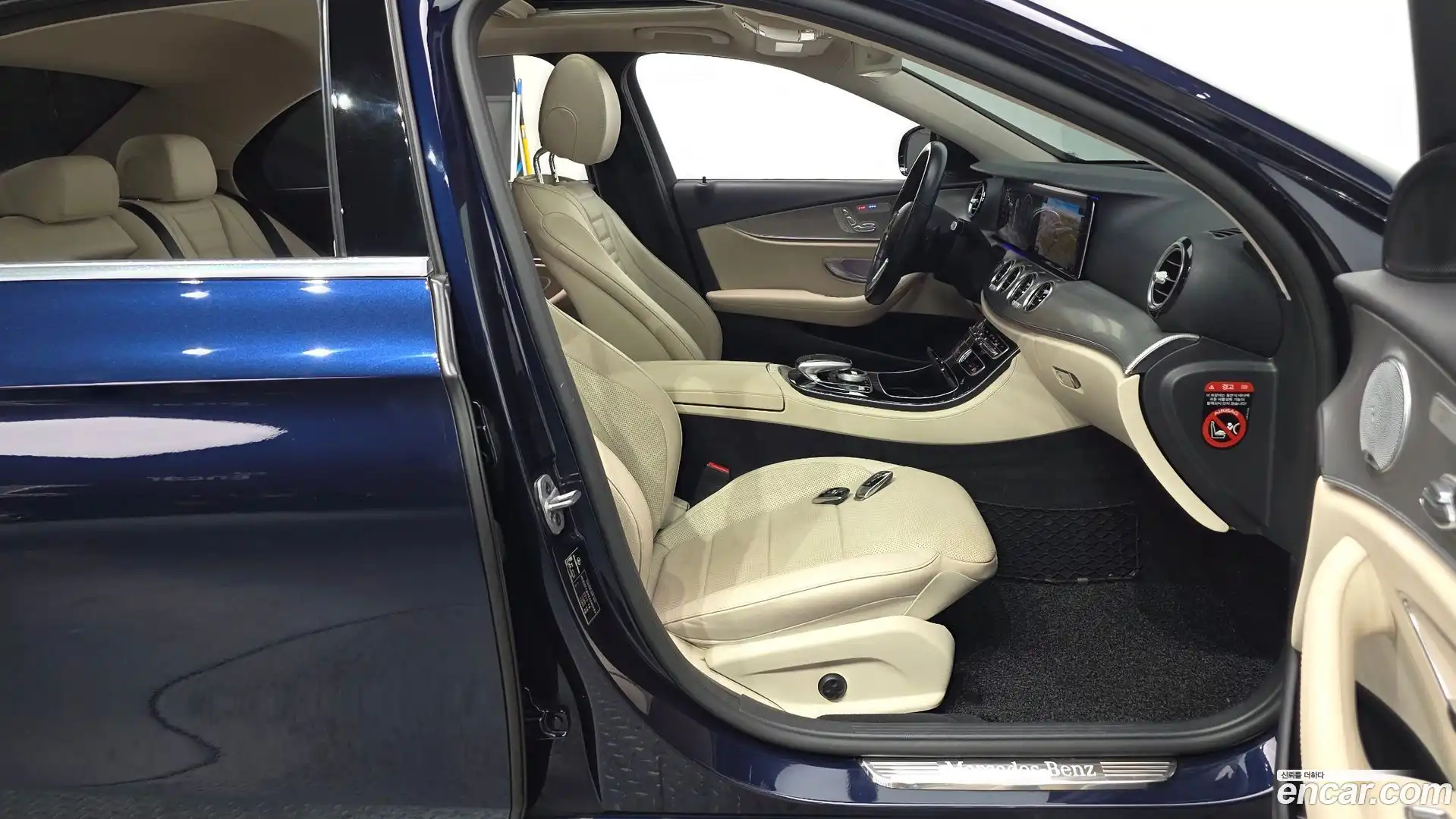 E-Class Mercedes-Benz 2018.9-INNER-036