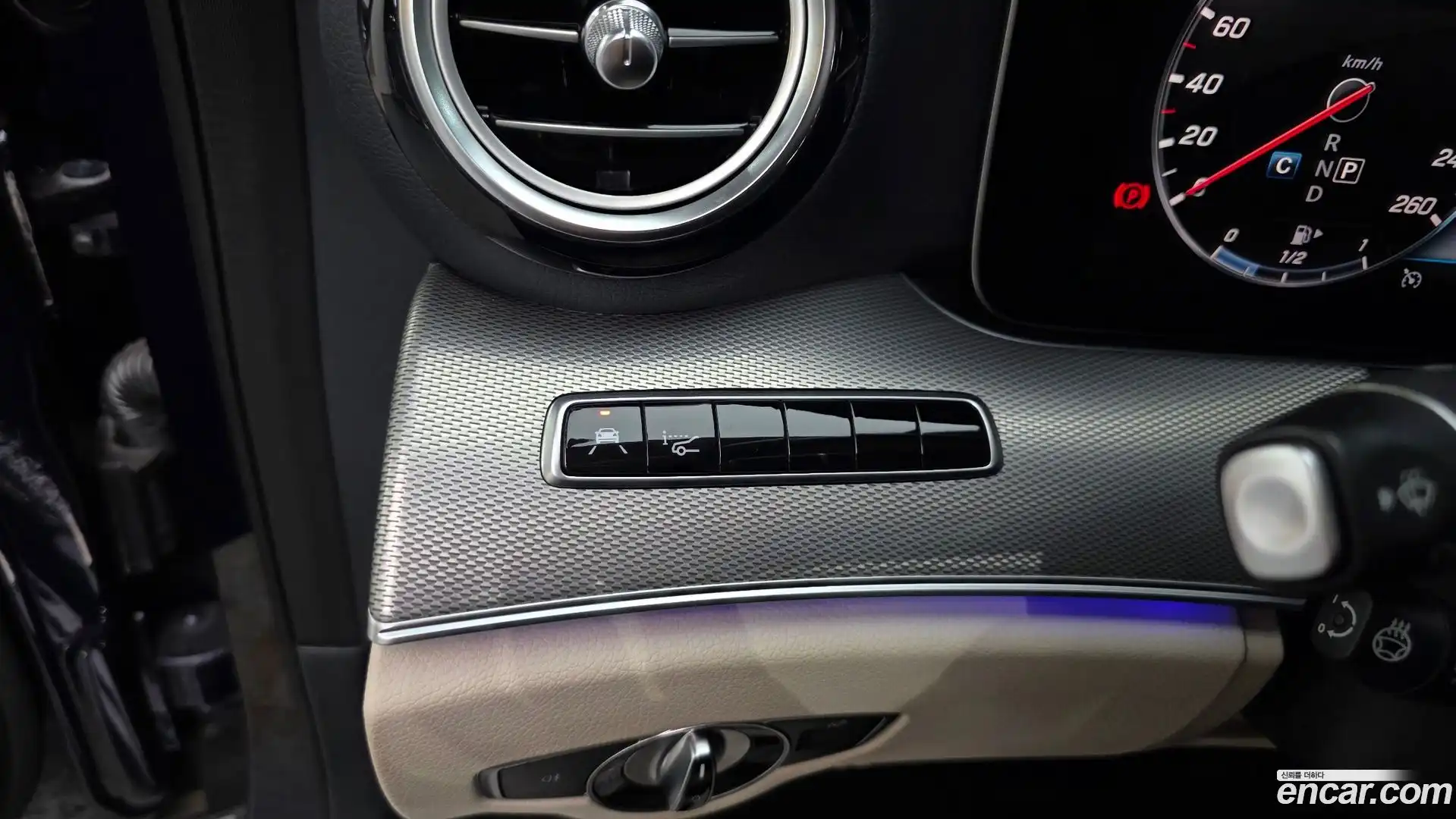 E-Class Mercedes-Benz 2018.9-OPTION-040
