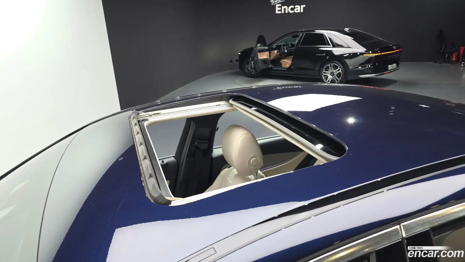E-Class Mercedes-Benz 2018.9-OPTION-043