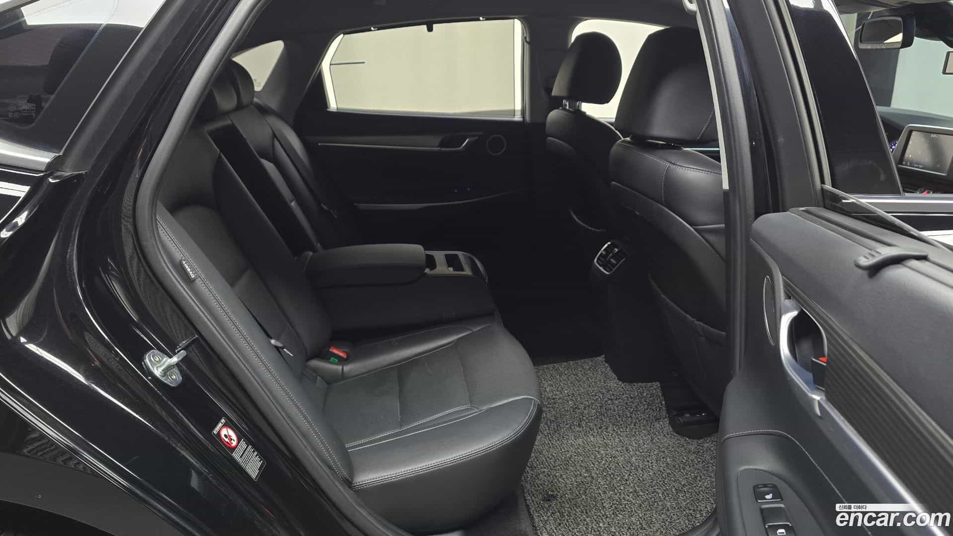 Grandeur Hyundai 2018.4-OPTION-015