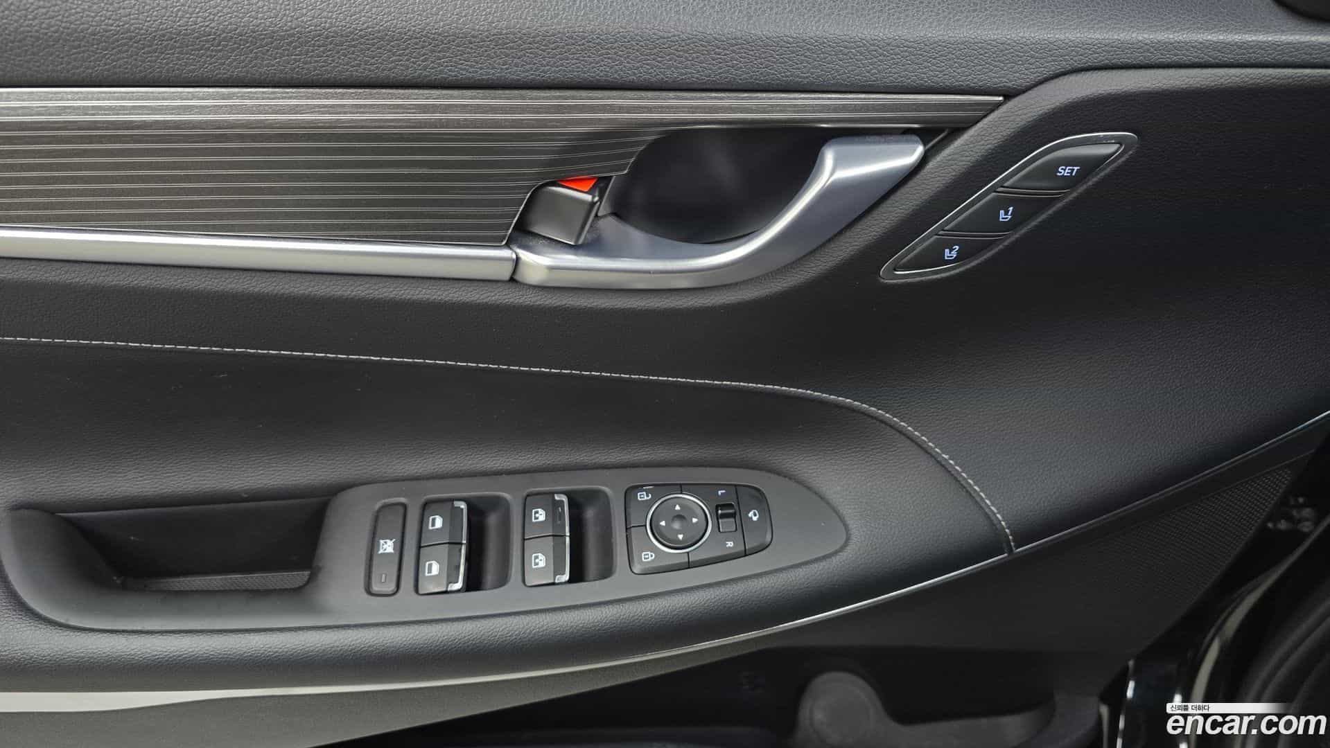 Grandeur Hyundai 2018.4-OPTION-021