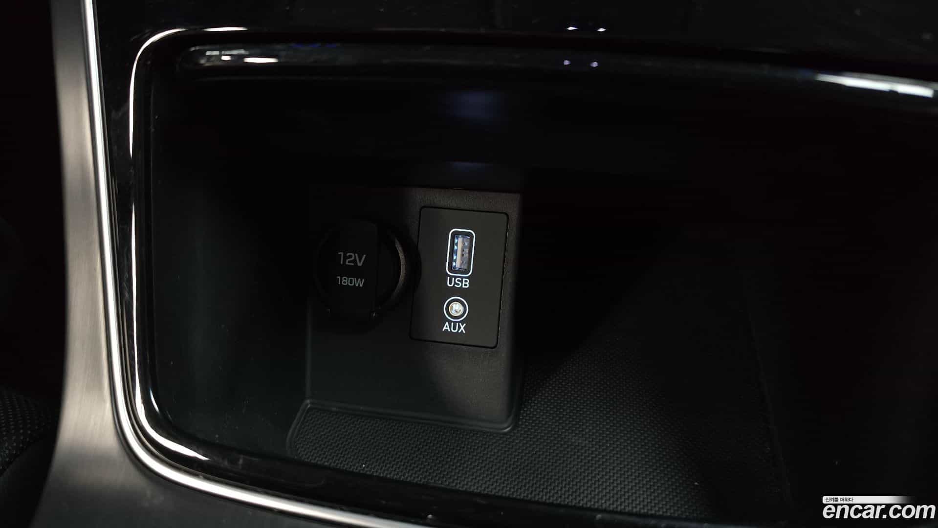 Grandeur Hyundai 2018.4-OPTION-024