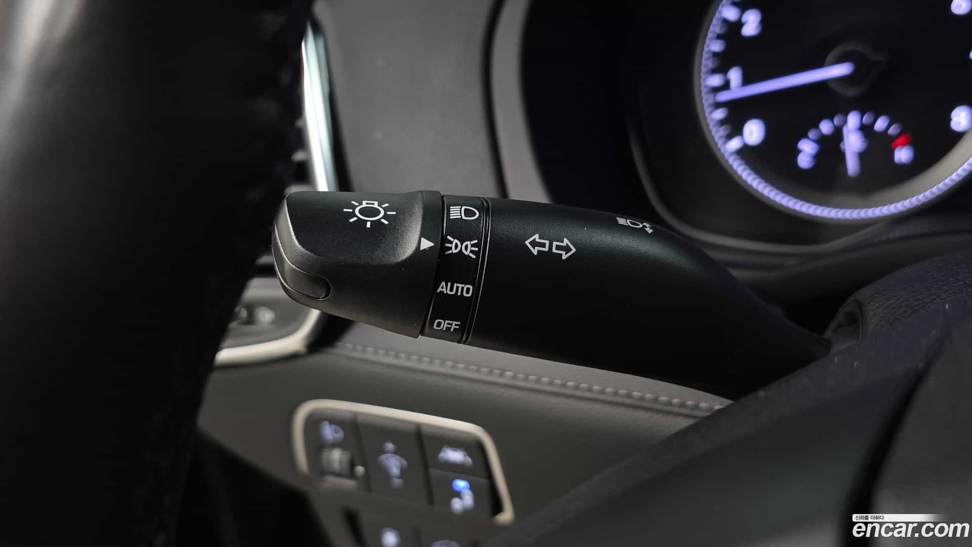 Grandeur Hyundai 2018.4-OPTION-042