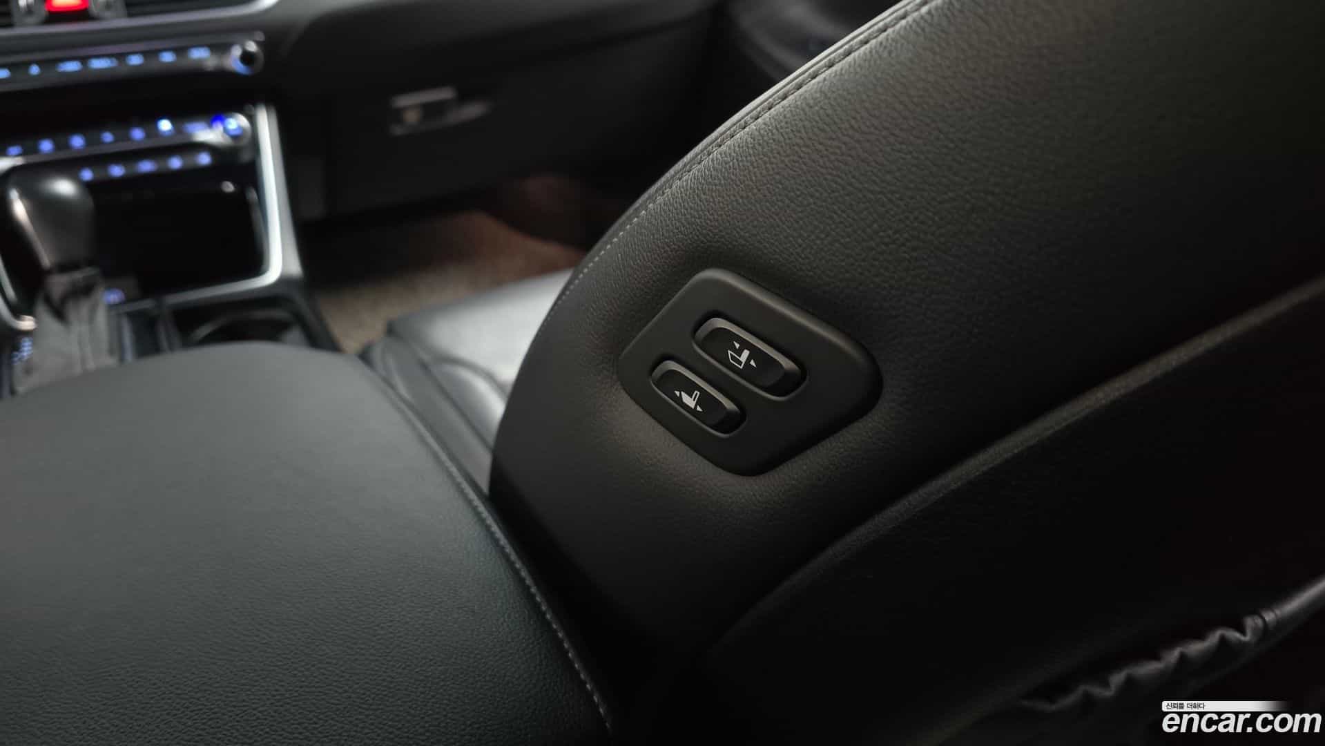Grandeur Hyundai 2018.4-OPTION-044