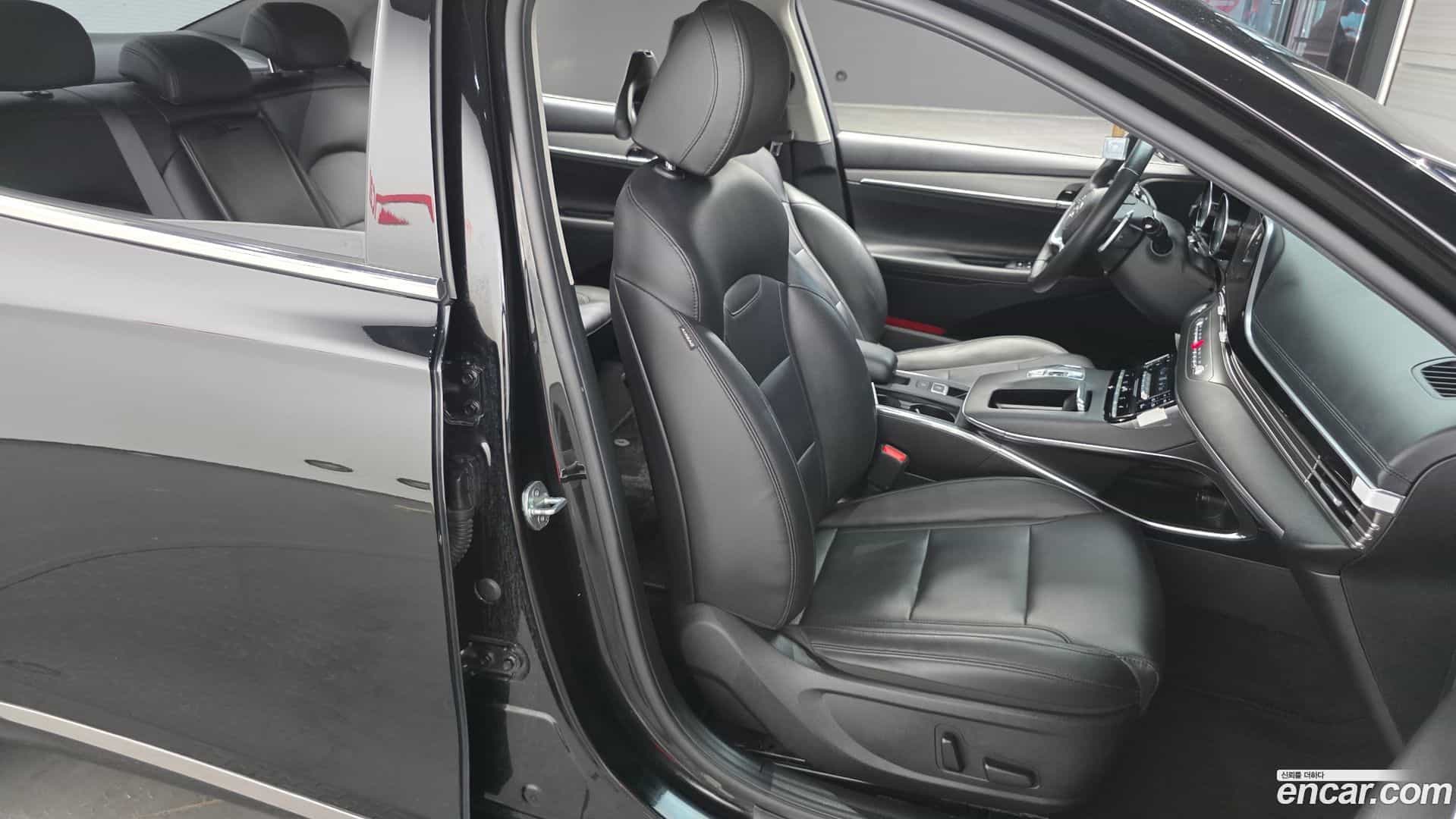 Grandeur Hyundai 2022.3-INNER-036