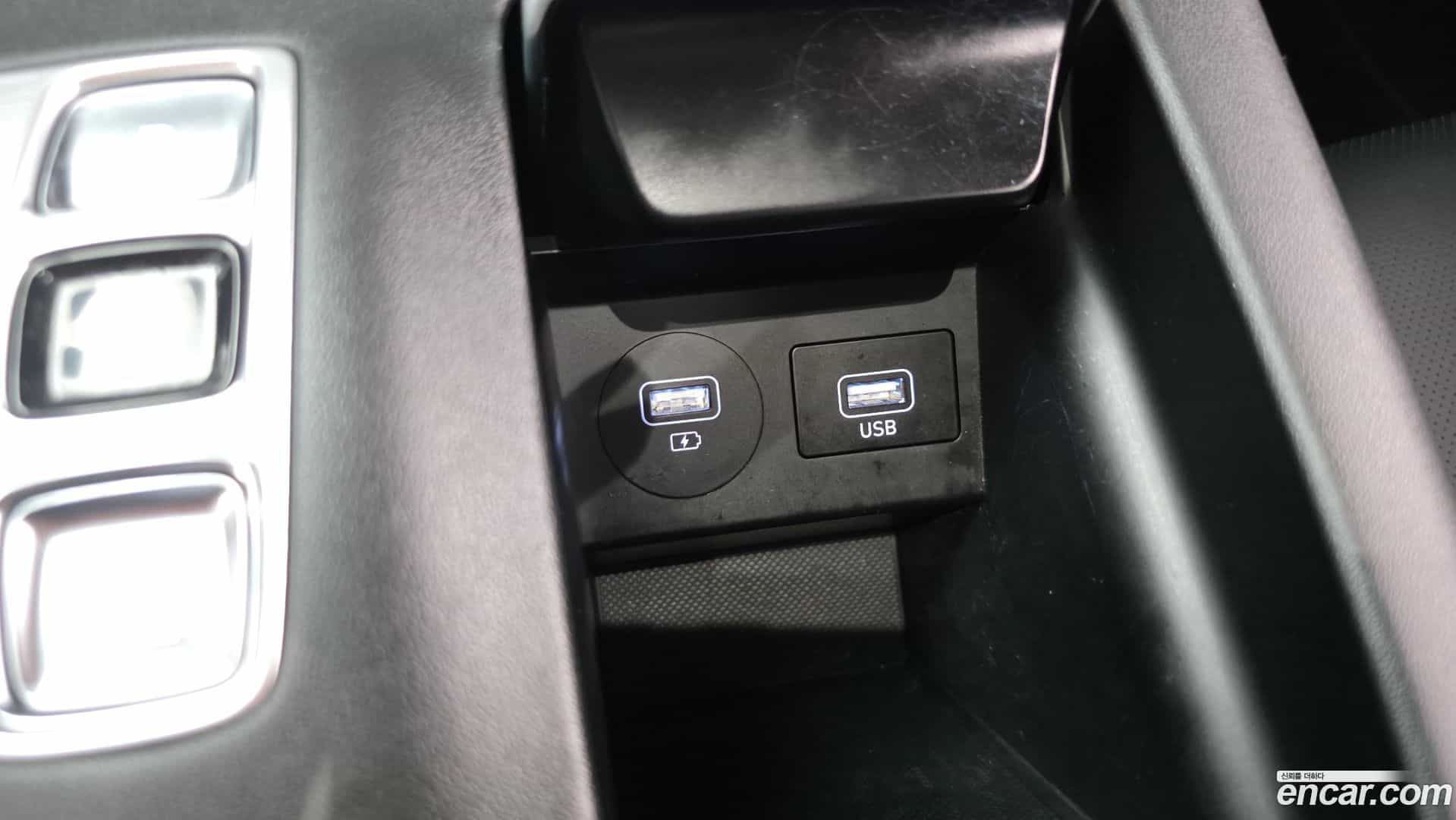 Grandeur Hyundai 2022.3-OPTION-043