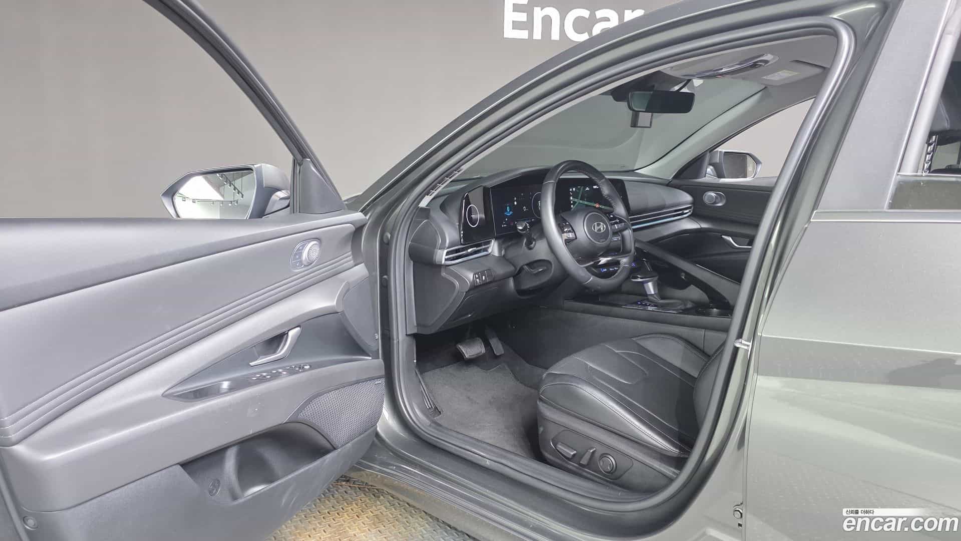 AVANTE Hyundai 2023.4-OPTION-015