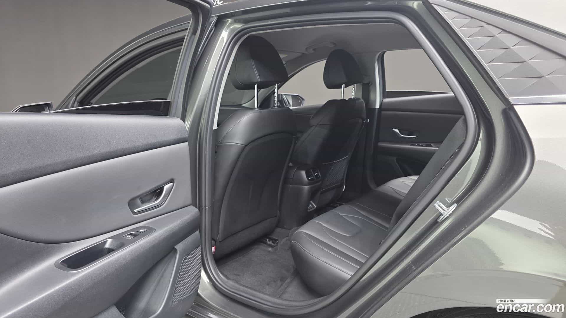 AVANTE Hyundai 2023.4-OPTION-021
