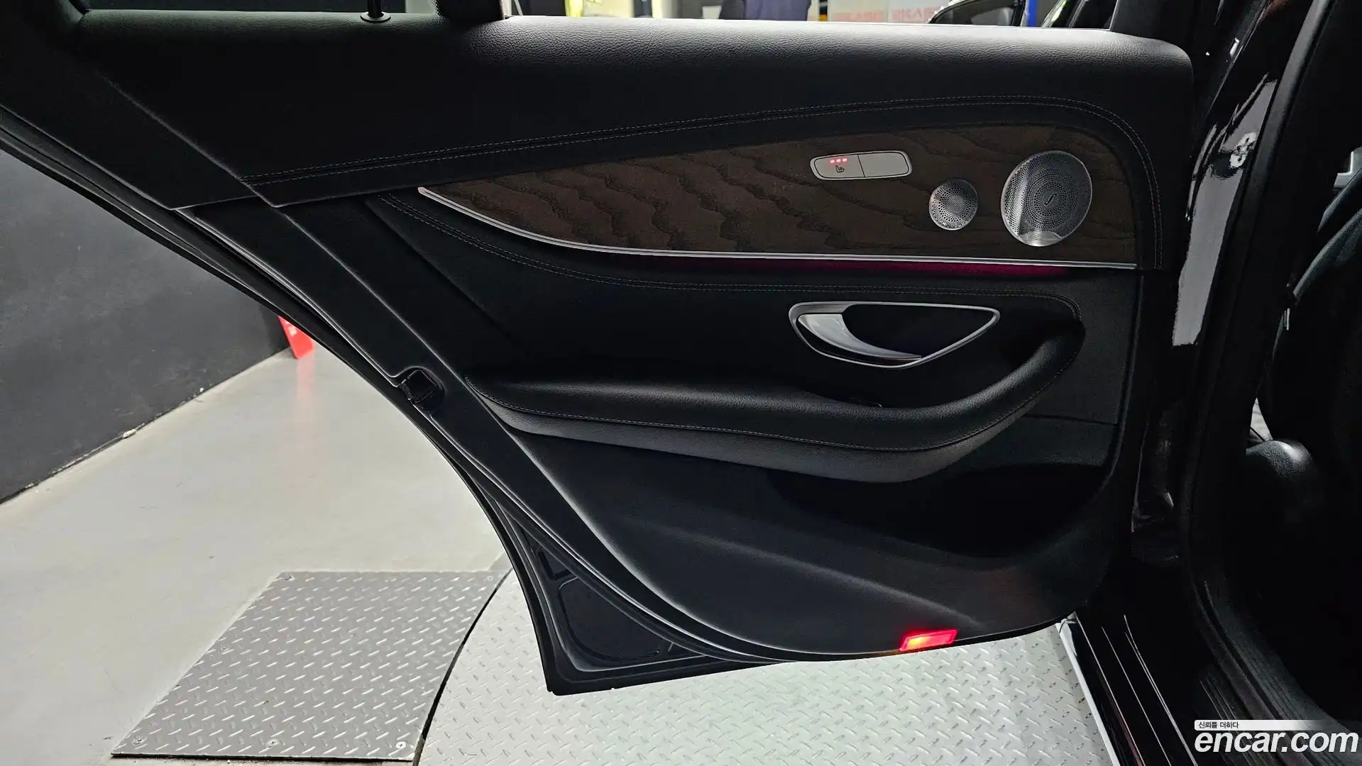 E-Class Mercedes-Benz 2020.8-INNER-035