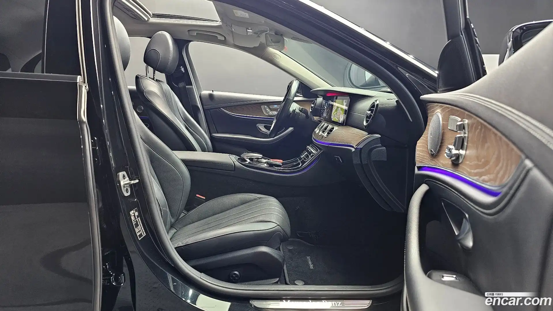 E-Class Mercedes-Benz 2020.8-INNER-036