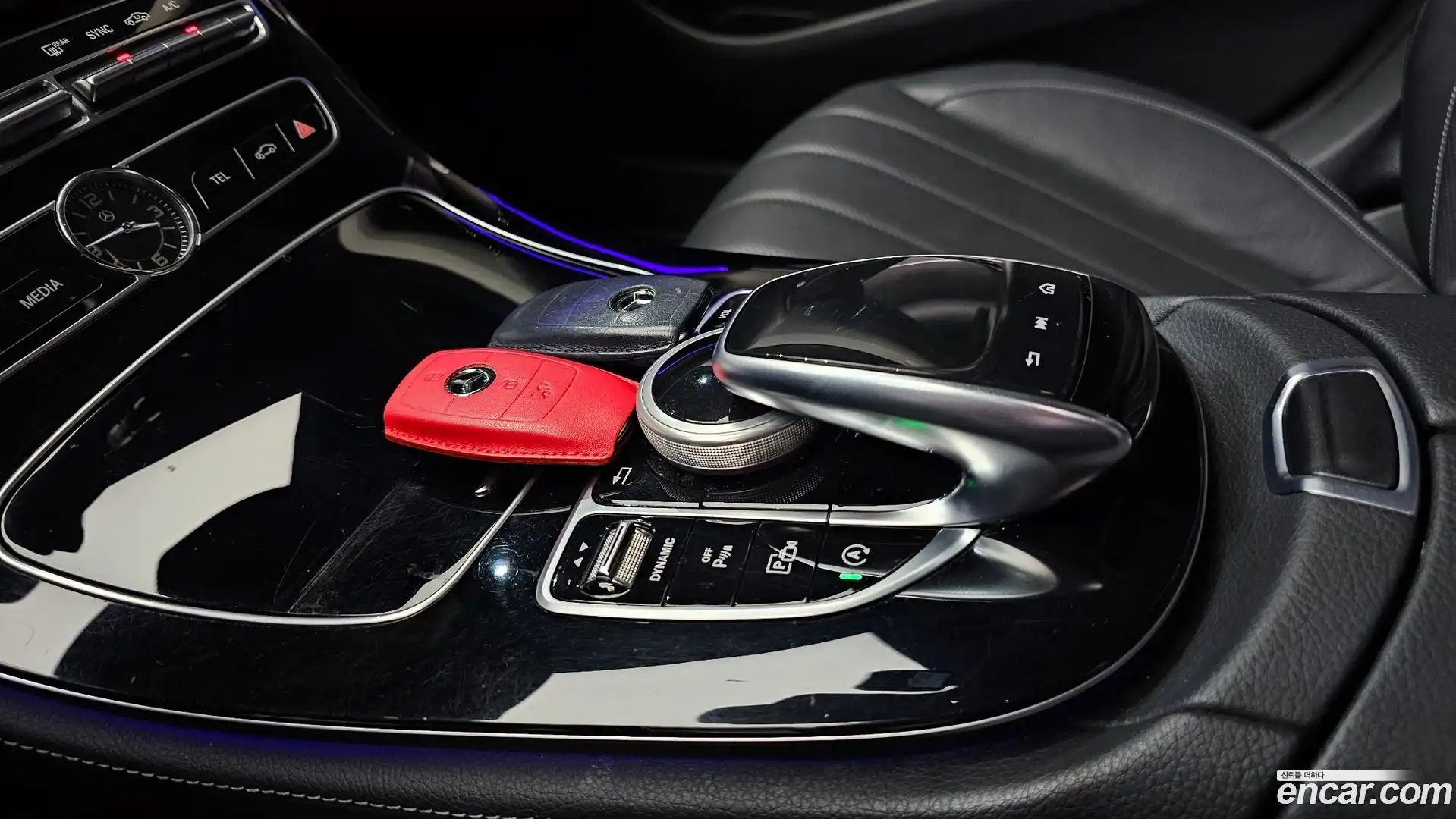 E-Class Mercedes-Benz 2020.8-OPTION-040