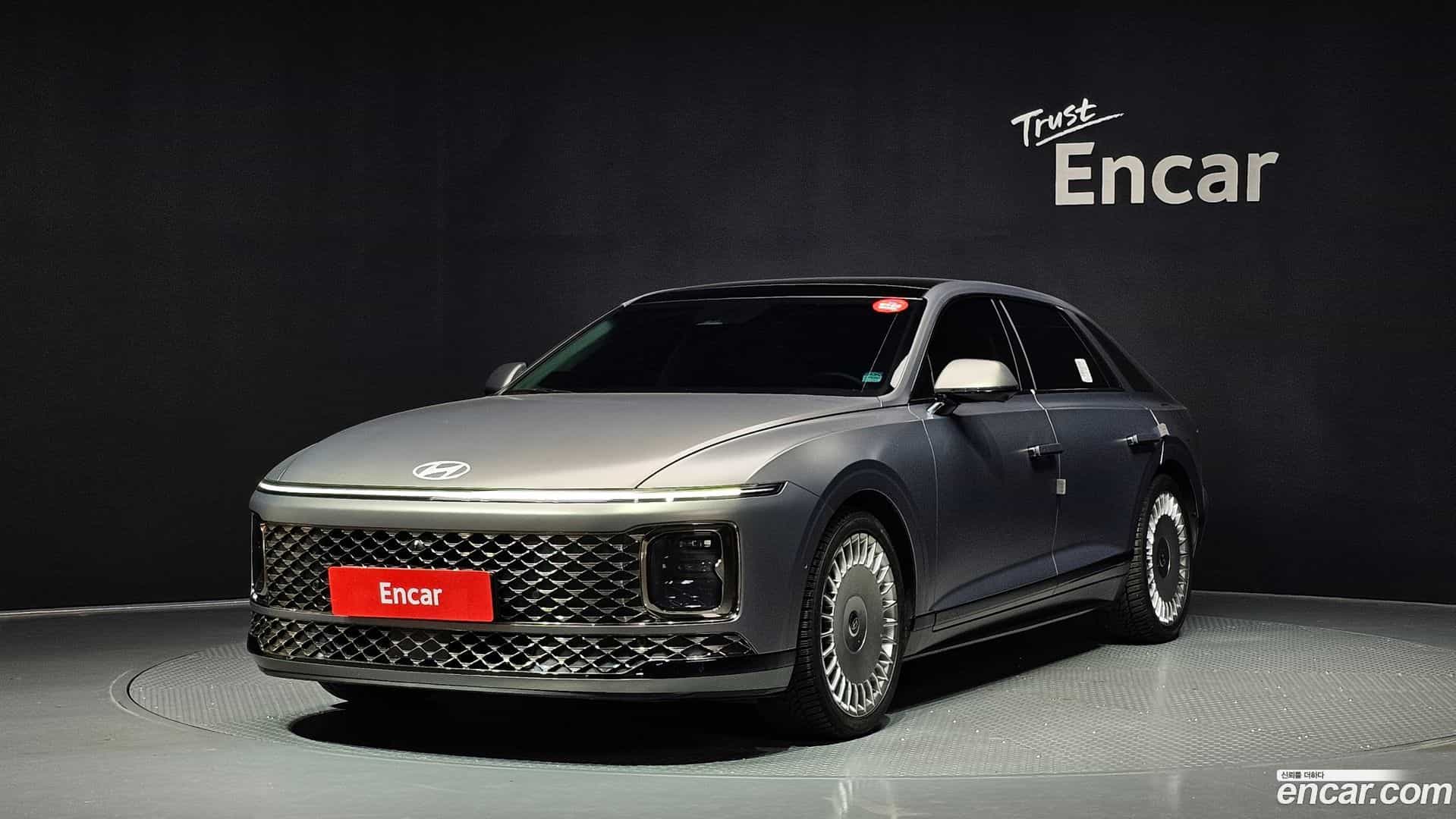 Grandeur Hyundai 2023.8-OUTER-001