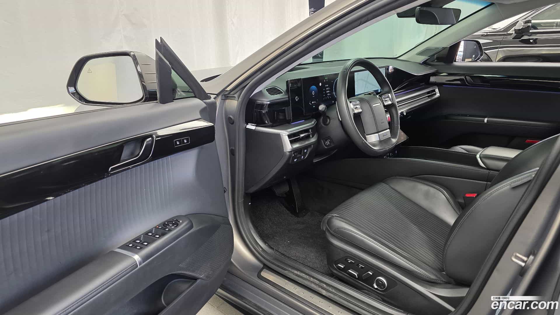 Grandeur Hyundai 2023.8-INNER-010