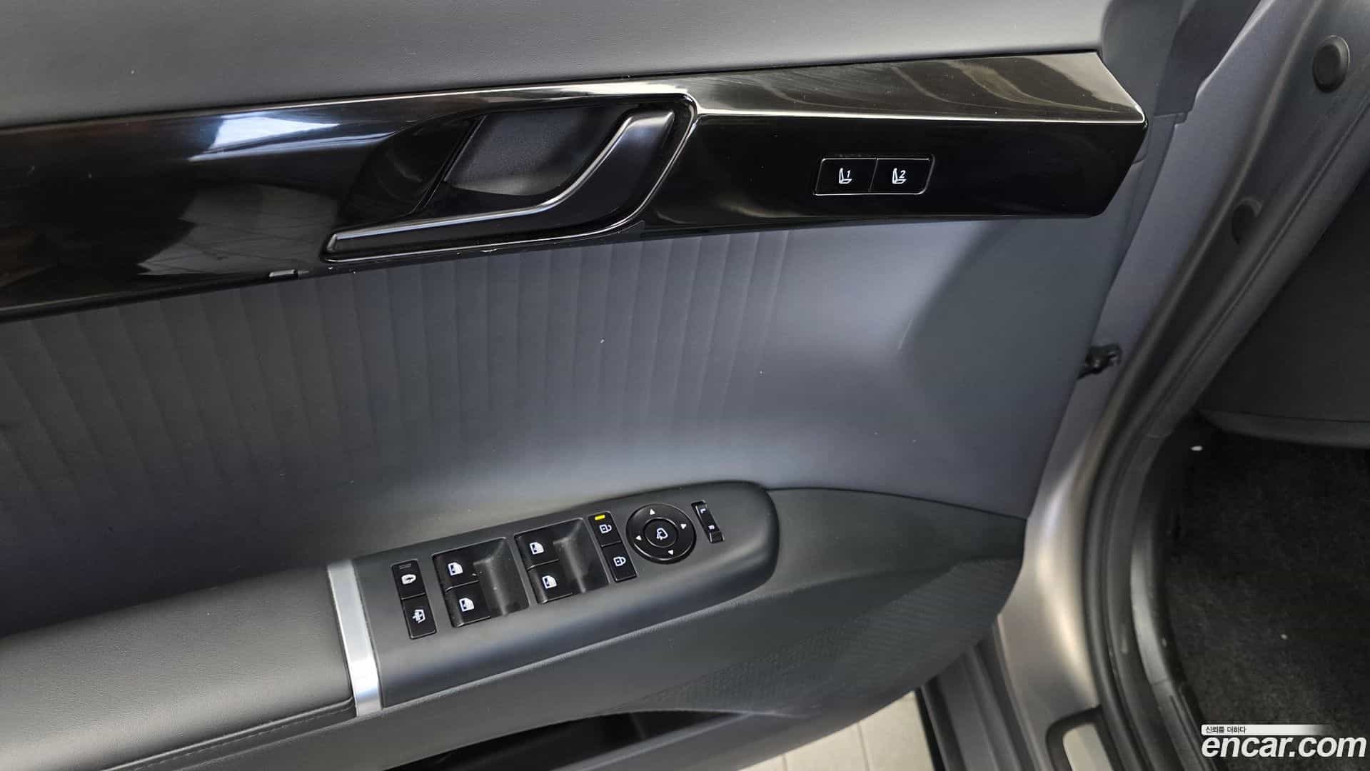 Grandeur Hyundai 2023.8-OPTION-042