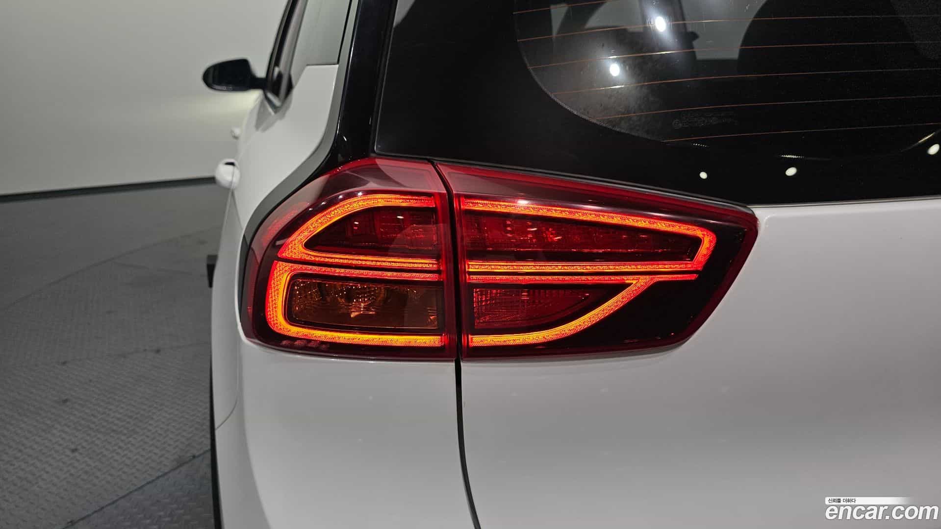 Niro Kia 2023.2-OUTER-033