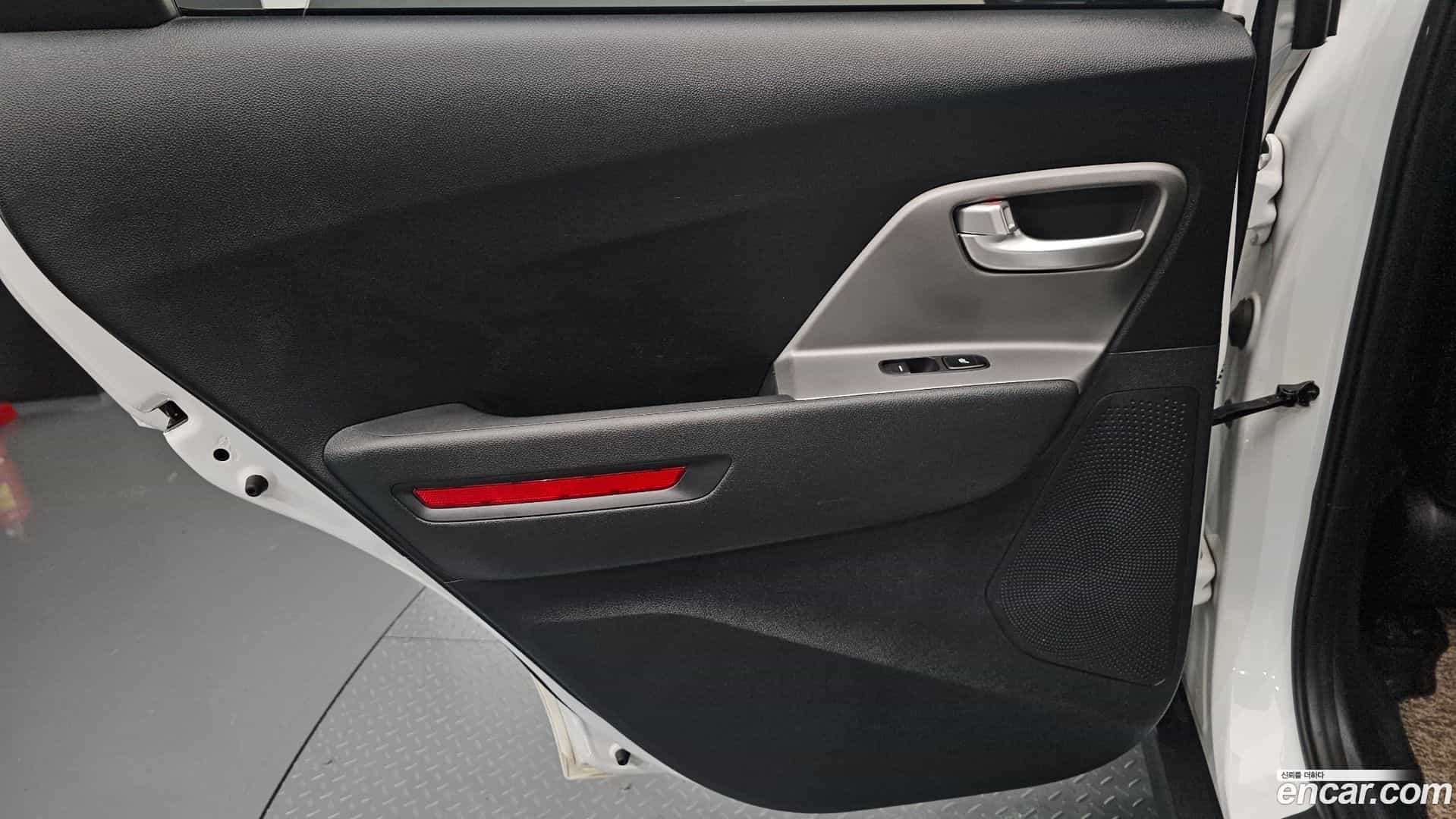Niro Kia 2023.2-INNER-035