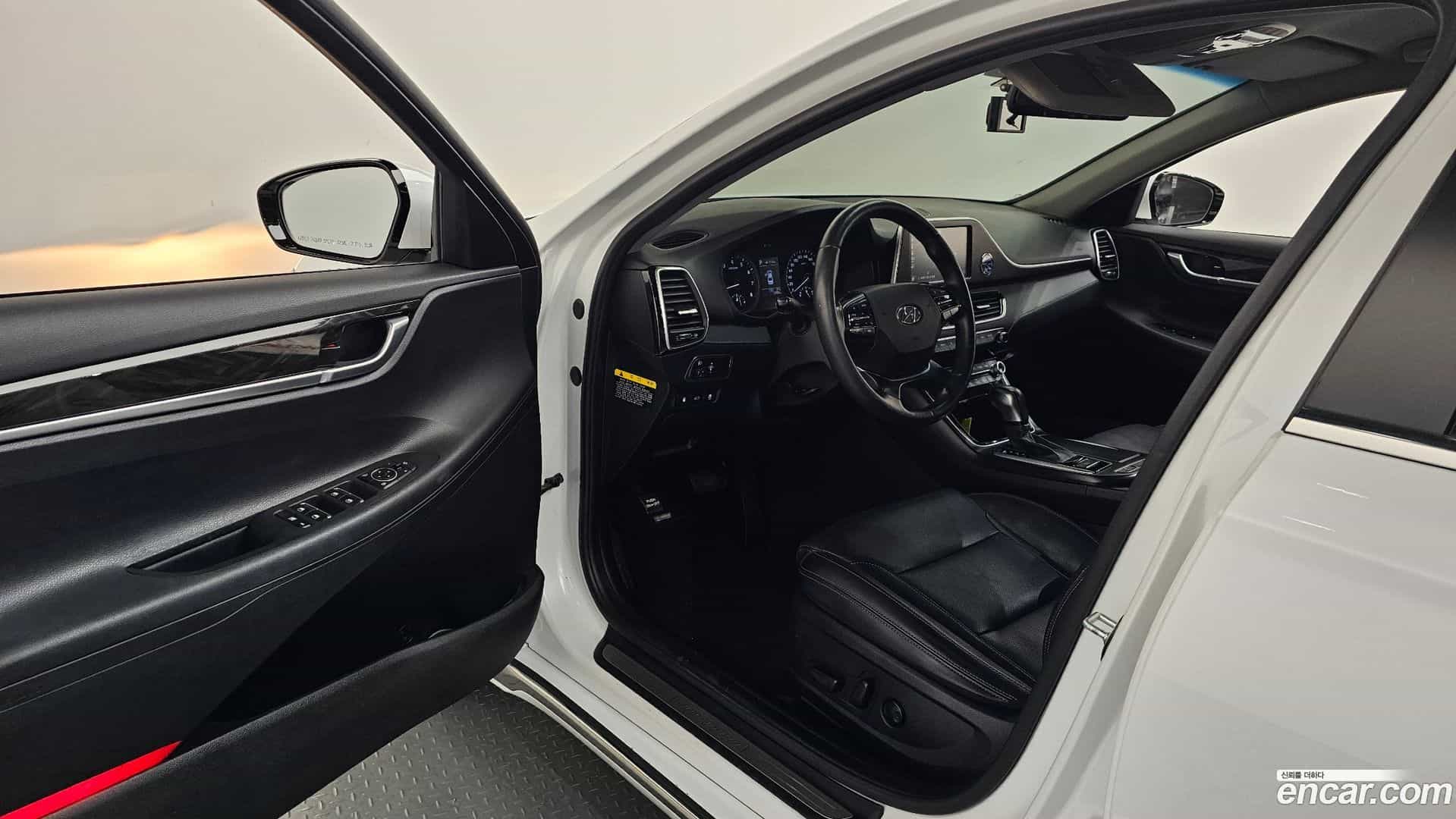 Grandeur Hyundai 2018.8-INNER-010