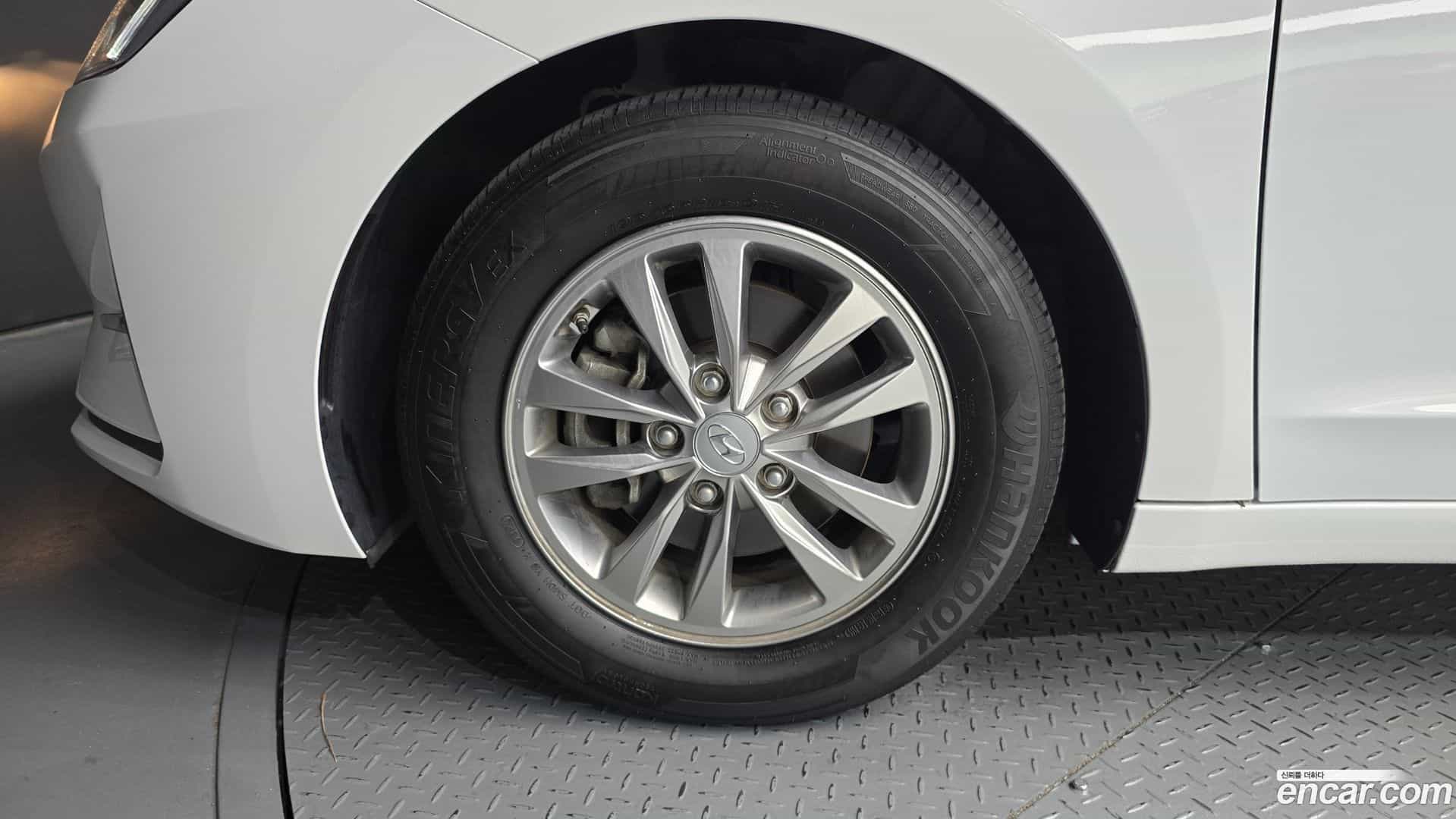 AVANTE Hyundai 2018.9-OUTER-005