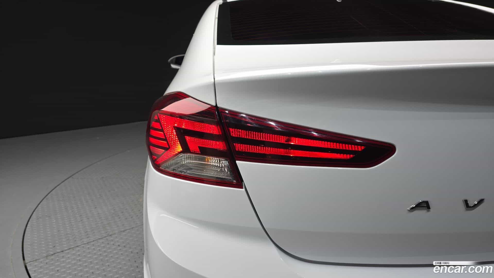 AVANTE Hyundai 2018.9-OUTER-033