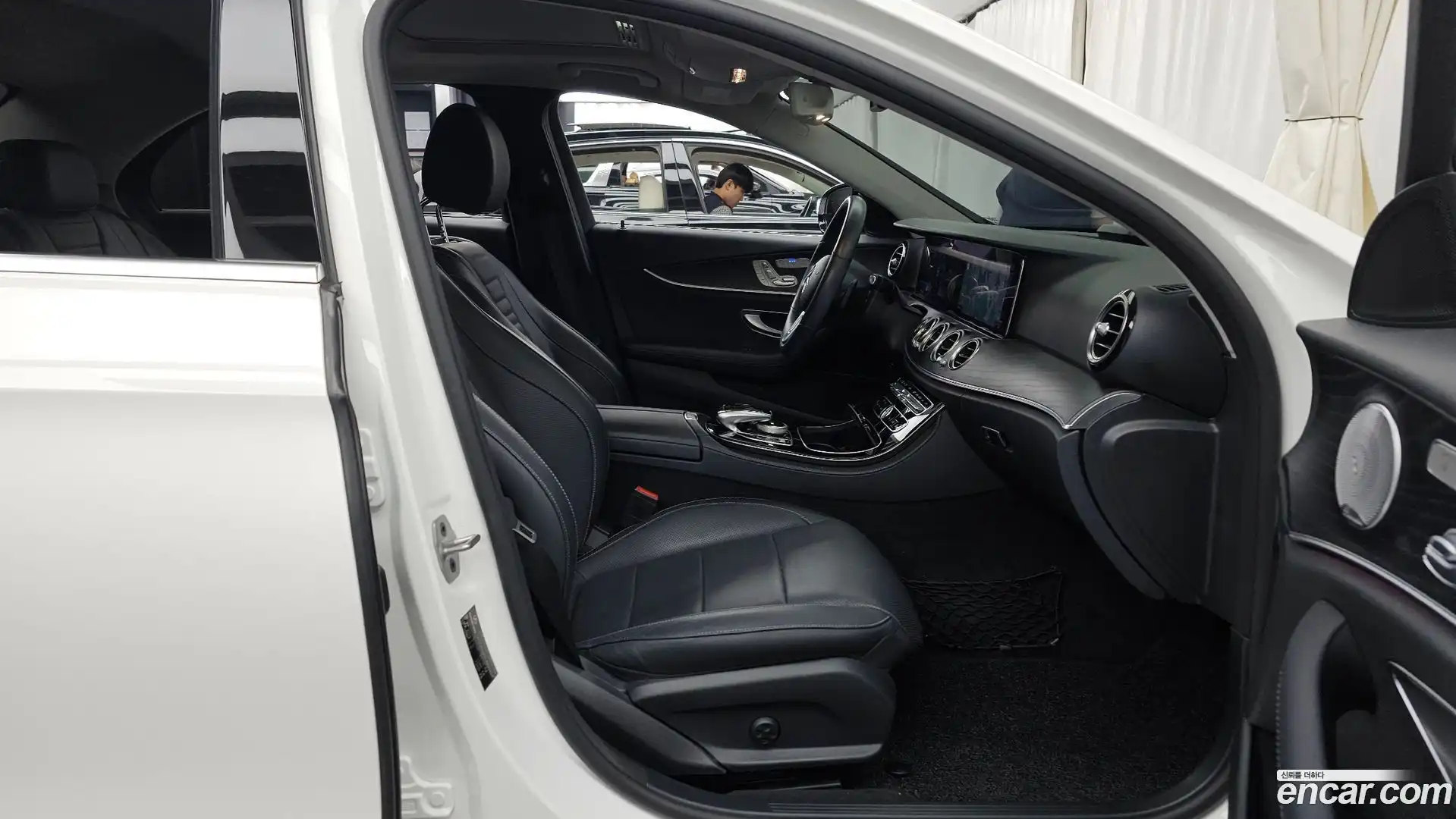 E-Class Mercedes-Benz 2020.4-OPTION-015