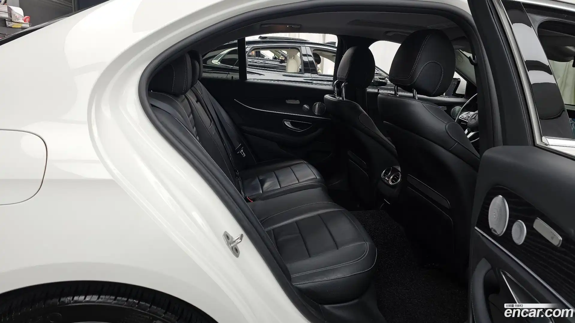 E-Class Mercedes-Benz 2020.4-OPTION-016