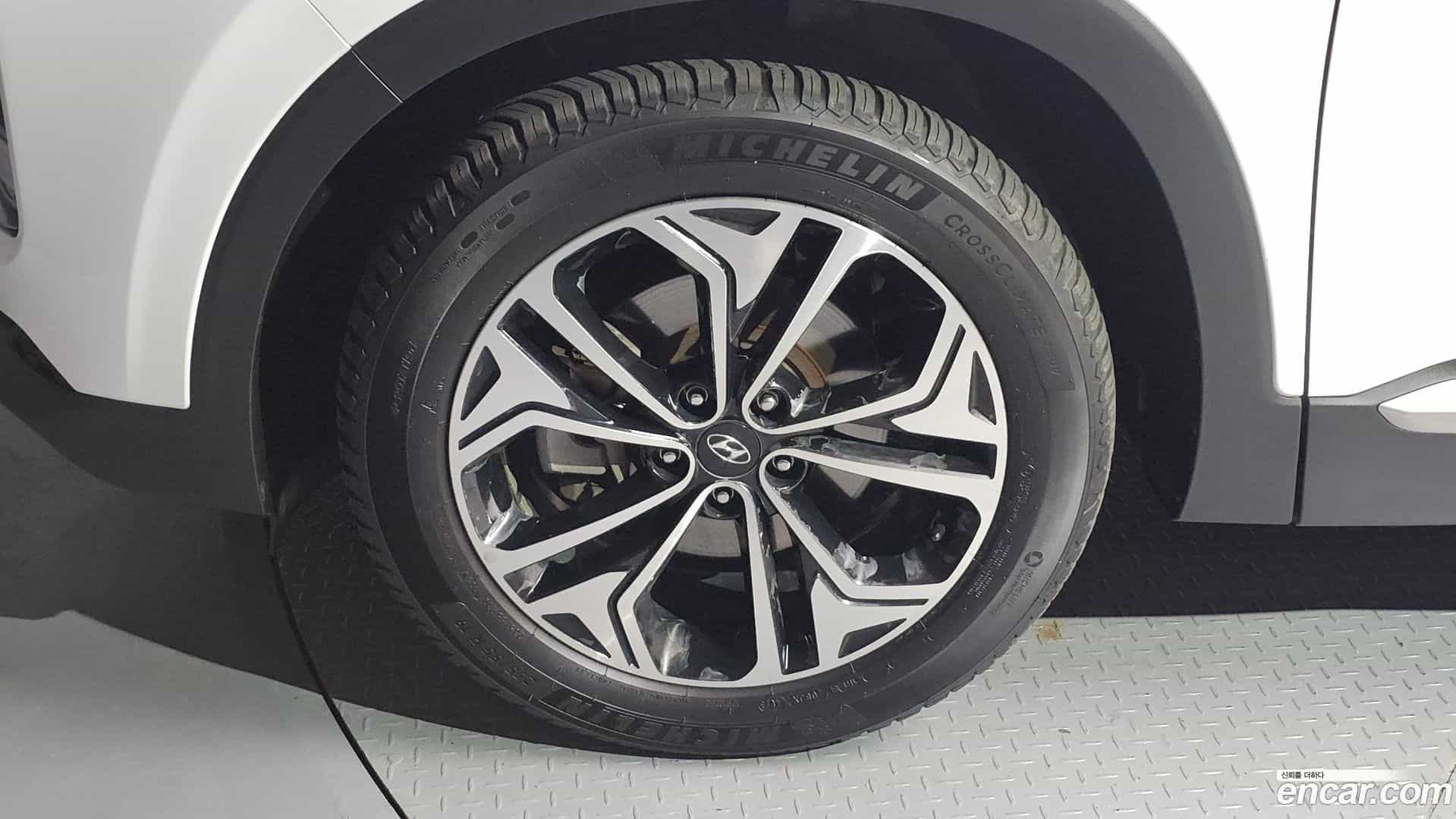 Santafe Hyundai 2019.2-OUTER-005