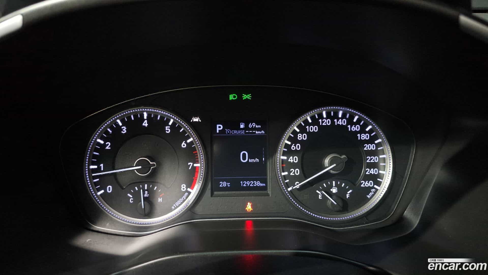 Santafe Hyundai 2019.2-INNER-008