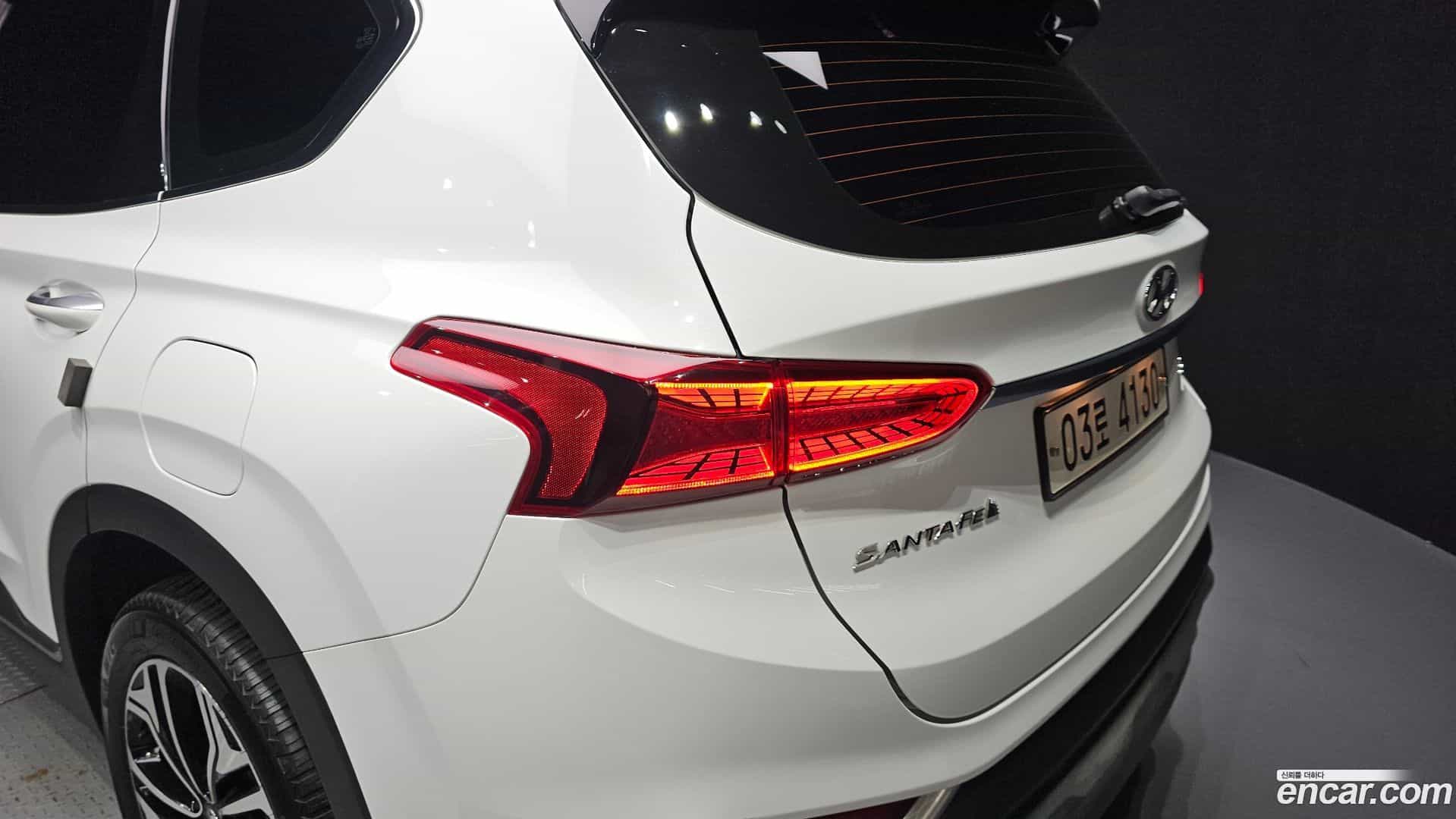 Santafe Hyundai 2019.2-OUTER-033