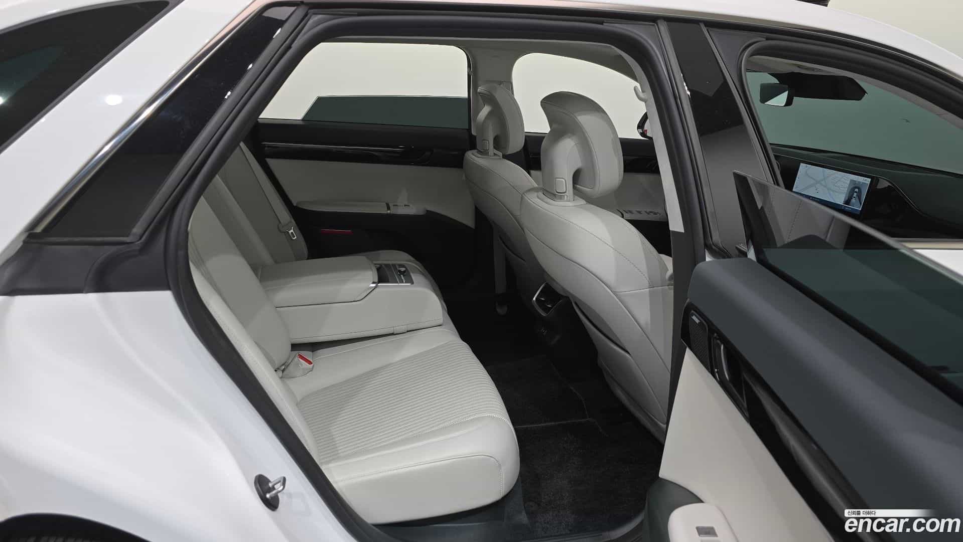 Grandeur Hyundai 2024.4-OPTION-015